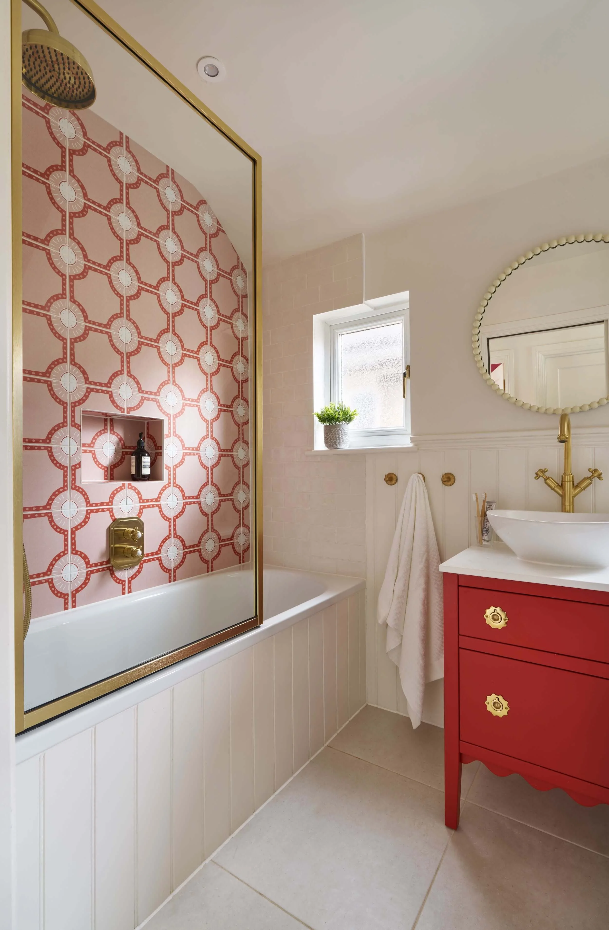 Family bathroom, showing shower screen
