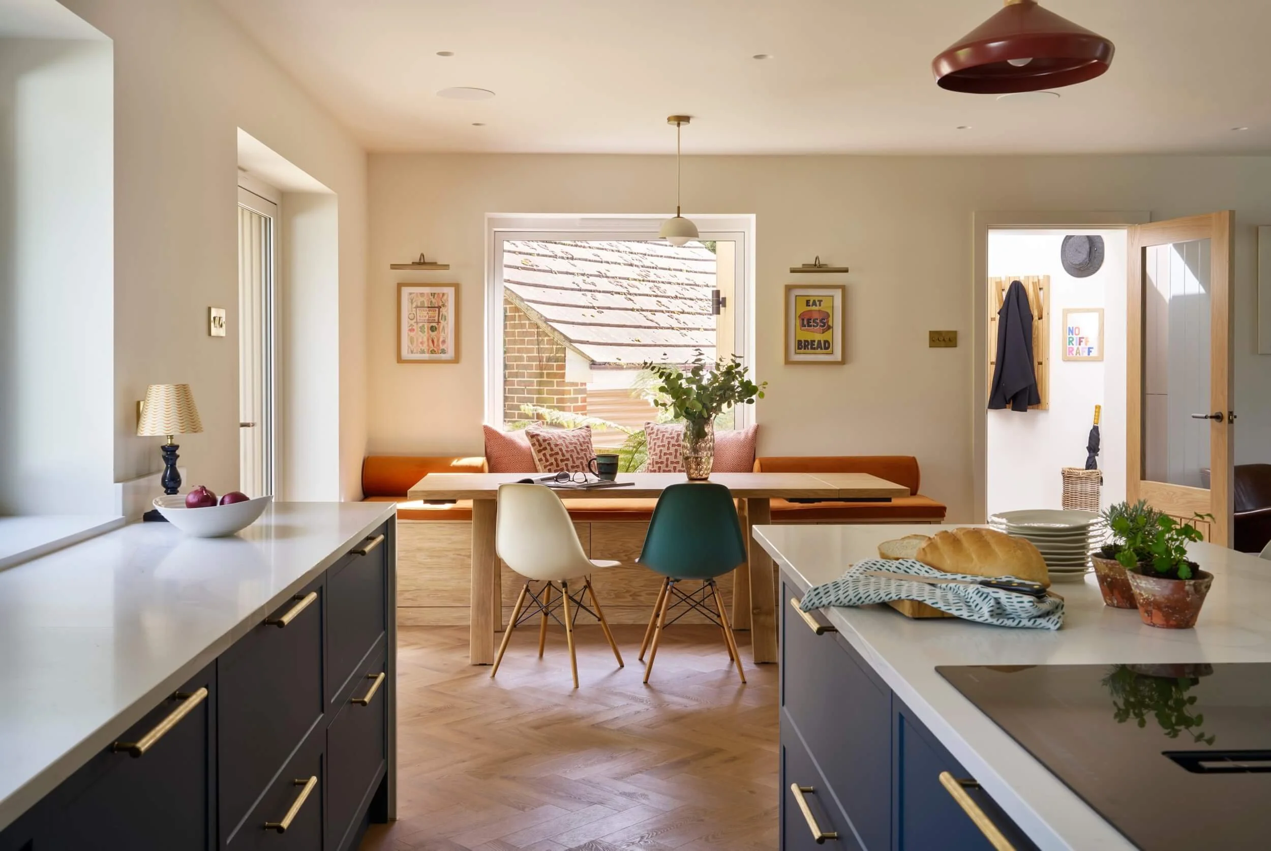 Dining room, Surrey modern-002.jpg