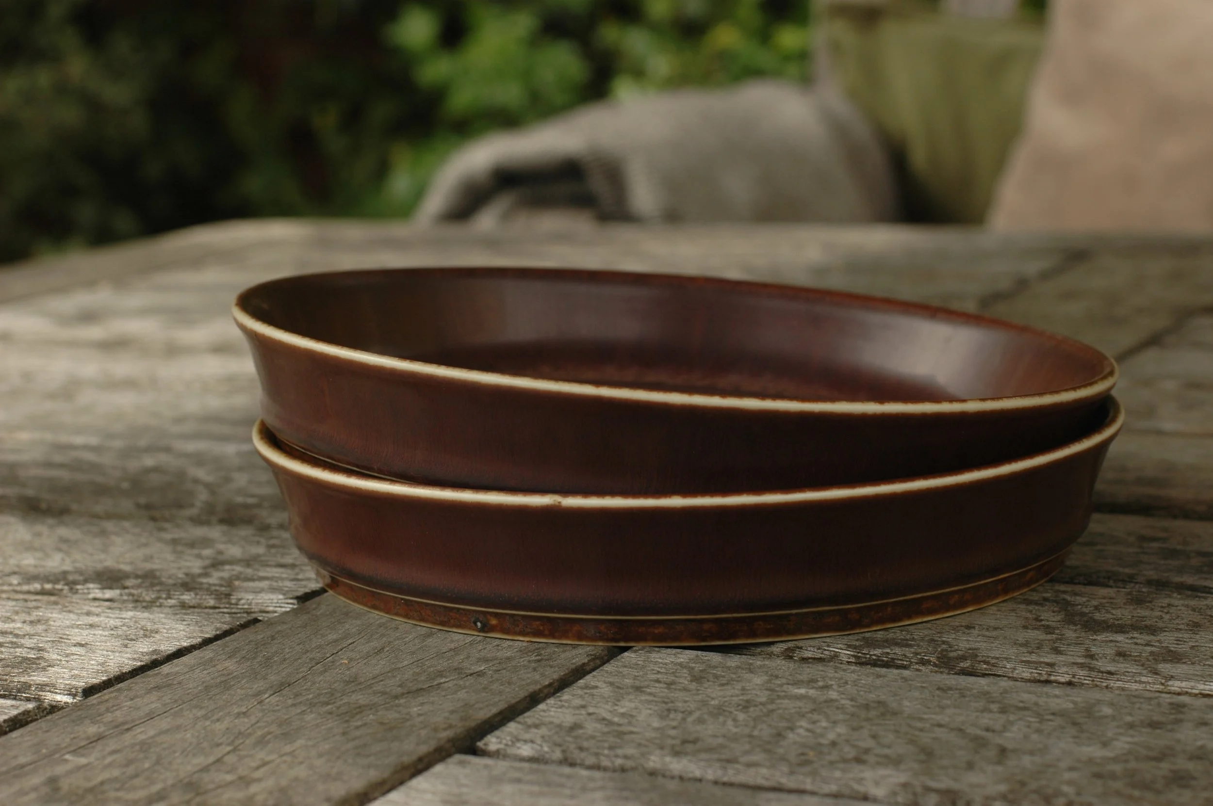 carl-harry-stalhane-plate-stoneware-brown-mobelco.jpg
