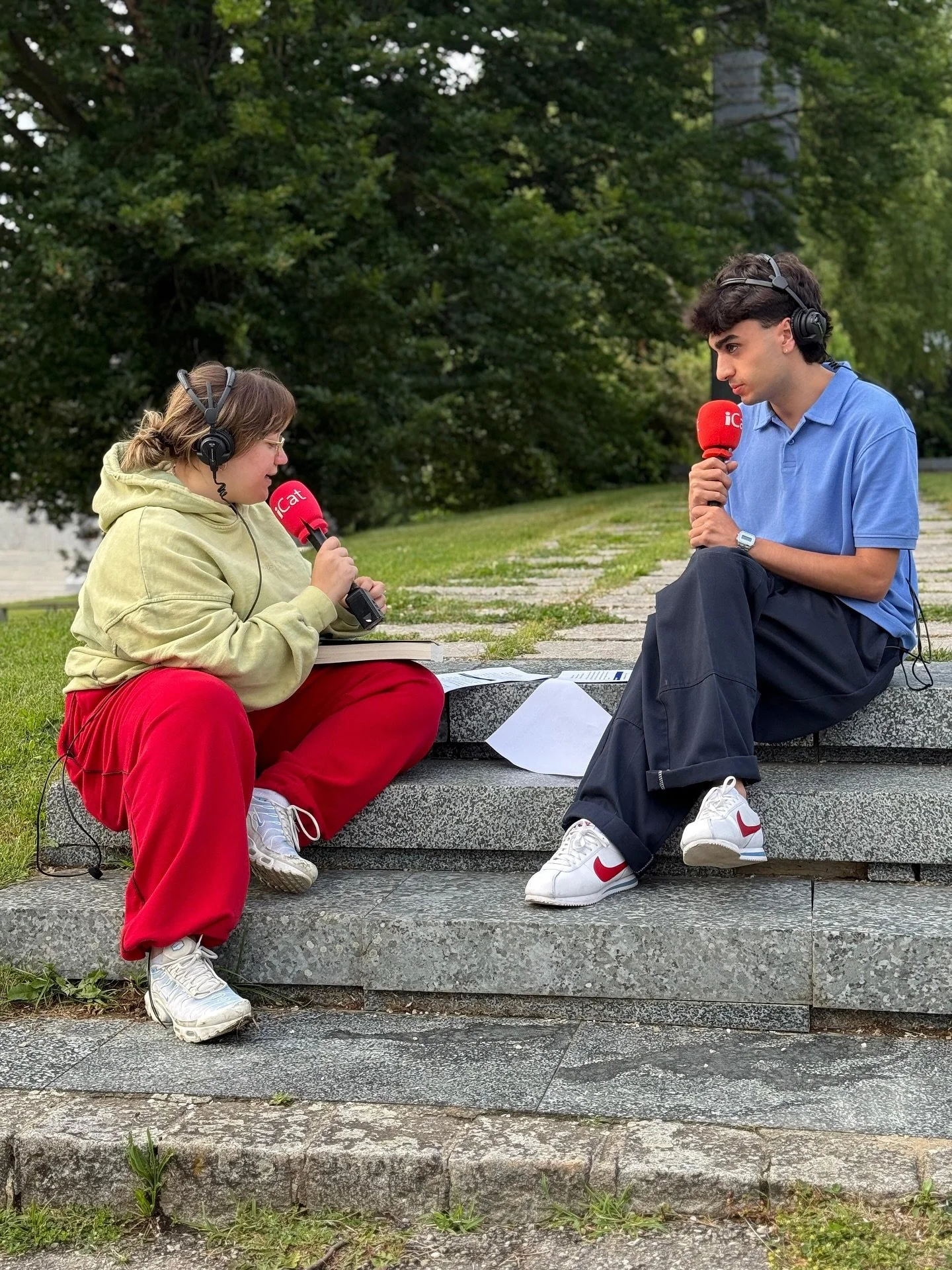 📍 El “Loft” surt de l’estudi i viatja fins a Mauthausen.
Amb motiu dels 80 anys del seu alliberament, vam traslladar-nos a un dels camps de concentració amb més presència de deportats catalans per fer-ne un re