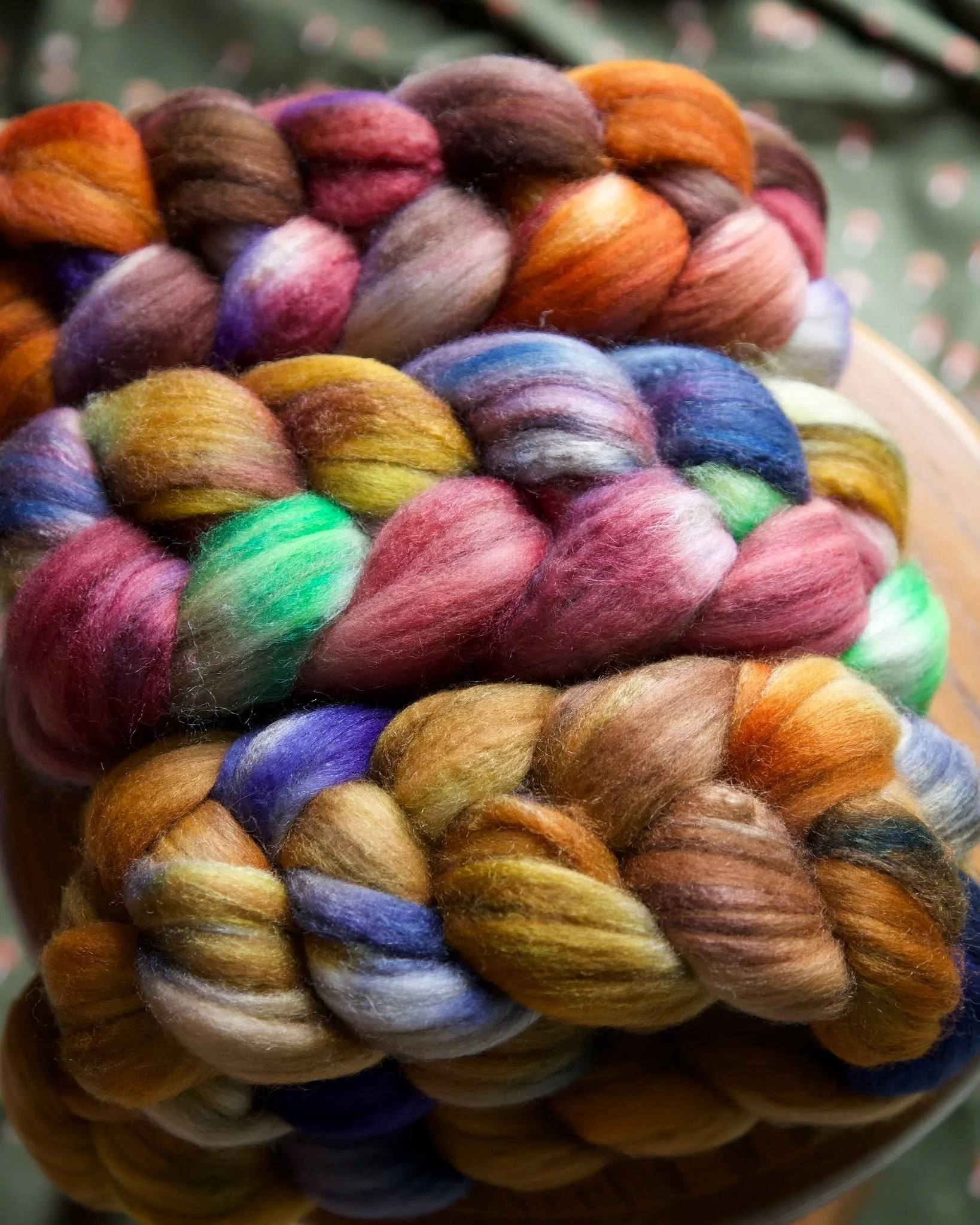 🧵Merino/Yak/Silk blend 🍁
&quot;Spiced Ginger&quot;
&quot;Autumn, Hazel &amp; Maple&quot;
&quot;Midnight Walk&quot;
&bull;
&bull;
&bull;
#lairofthellama #wemakeyarn #handspunyarn #handspinning #handspinner #handspinersofinstagram #knittersofinstagra