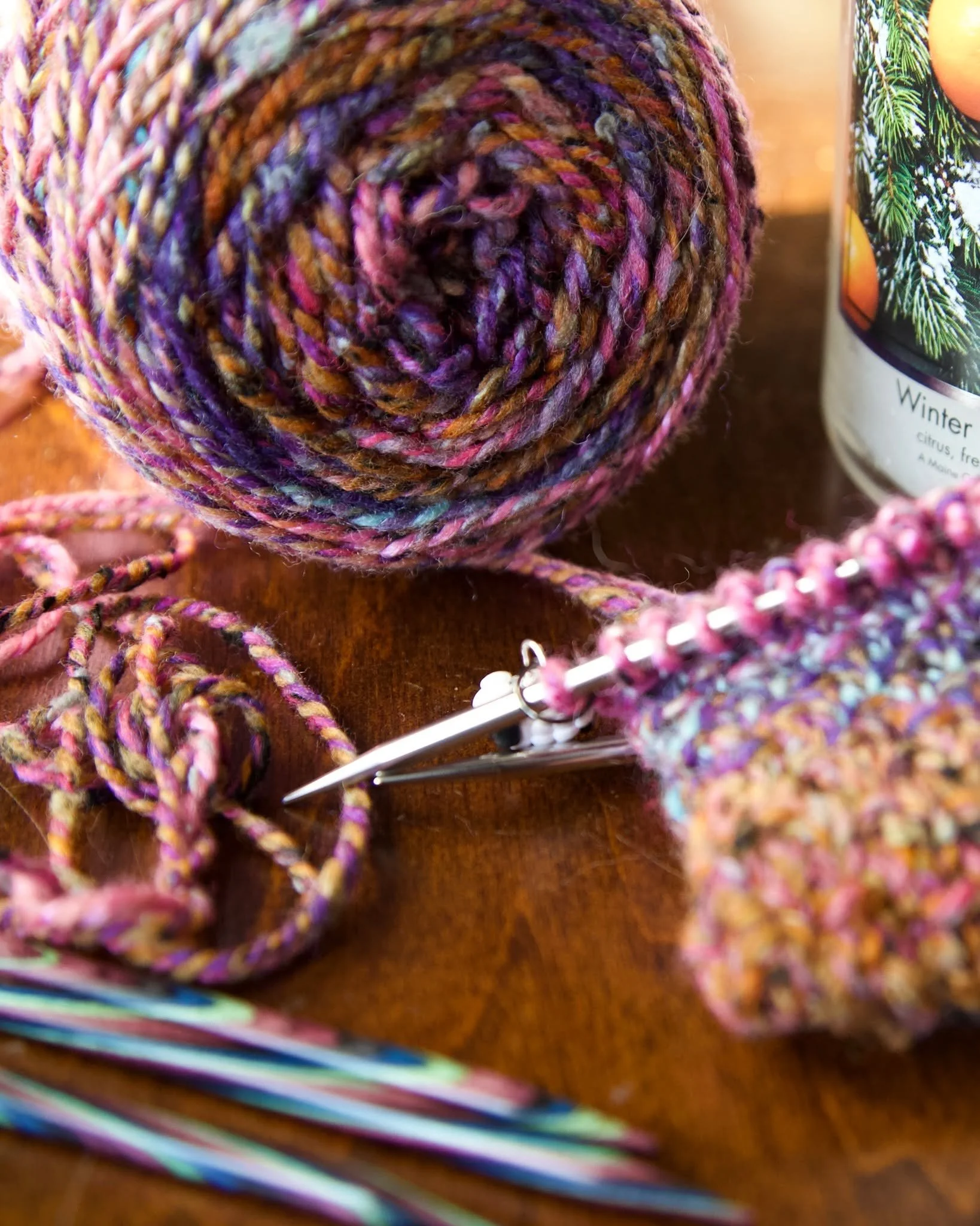 🍩A treat! 🍪🧵👜Time to use some handspun yarn. Little &quot;snack&quot; projects are important too! 😉

Technicolor Purse by PetiteKnit 
Lair of the Llama- Neps &amp; tweed: 80% South American Wool 20% Viscose Fiber 

&bull;
&bull;
#lairofthellama 