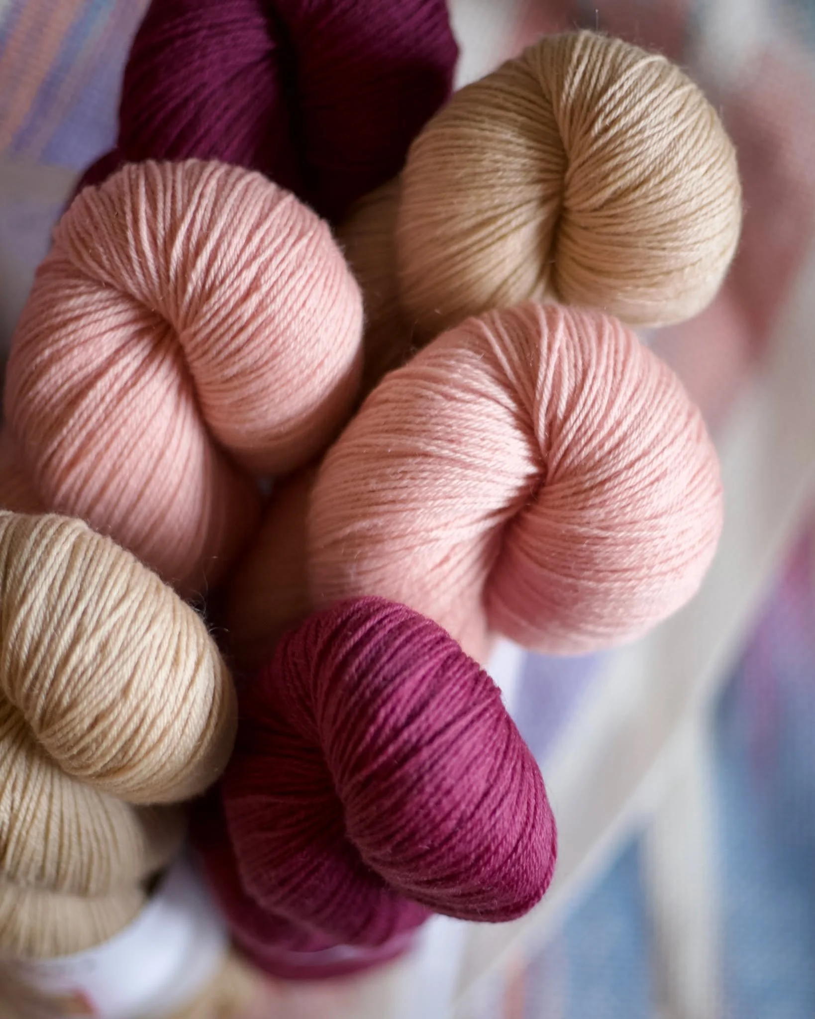 🌺Spring Vibes 🌱Merino + Mohair = One Yarn 🧶✨
&bull;
&bull;
80% Merino wool 20% Mohair | 100g. | 437yds
Available at lairofthellama.com
&bull;
#lairofthellama #knitknitknit #knitting #springvibes🌸
&bull;
80% Merino wool 20% Mohair | 100g. | 437yds