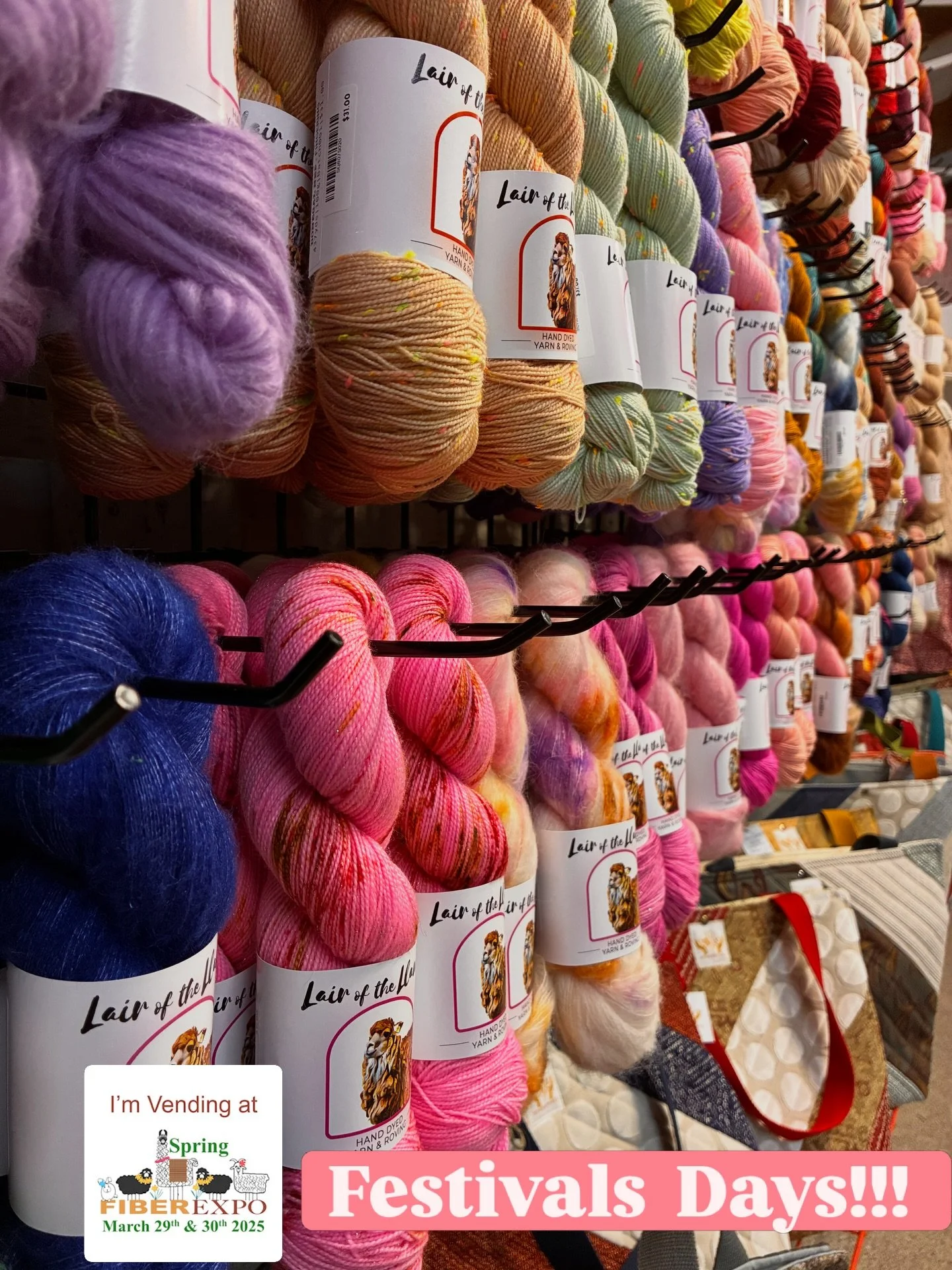 🚌 The Llama Tour 2026! 🌸
@lairofthellama  and @myscrappysoul 
.
.
.
#lairofthellama #kniknitknit