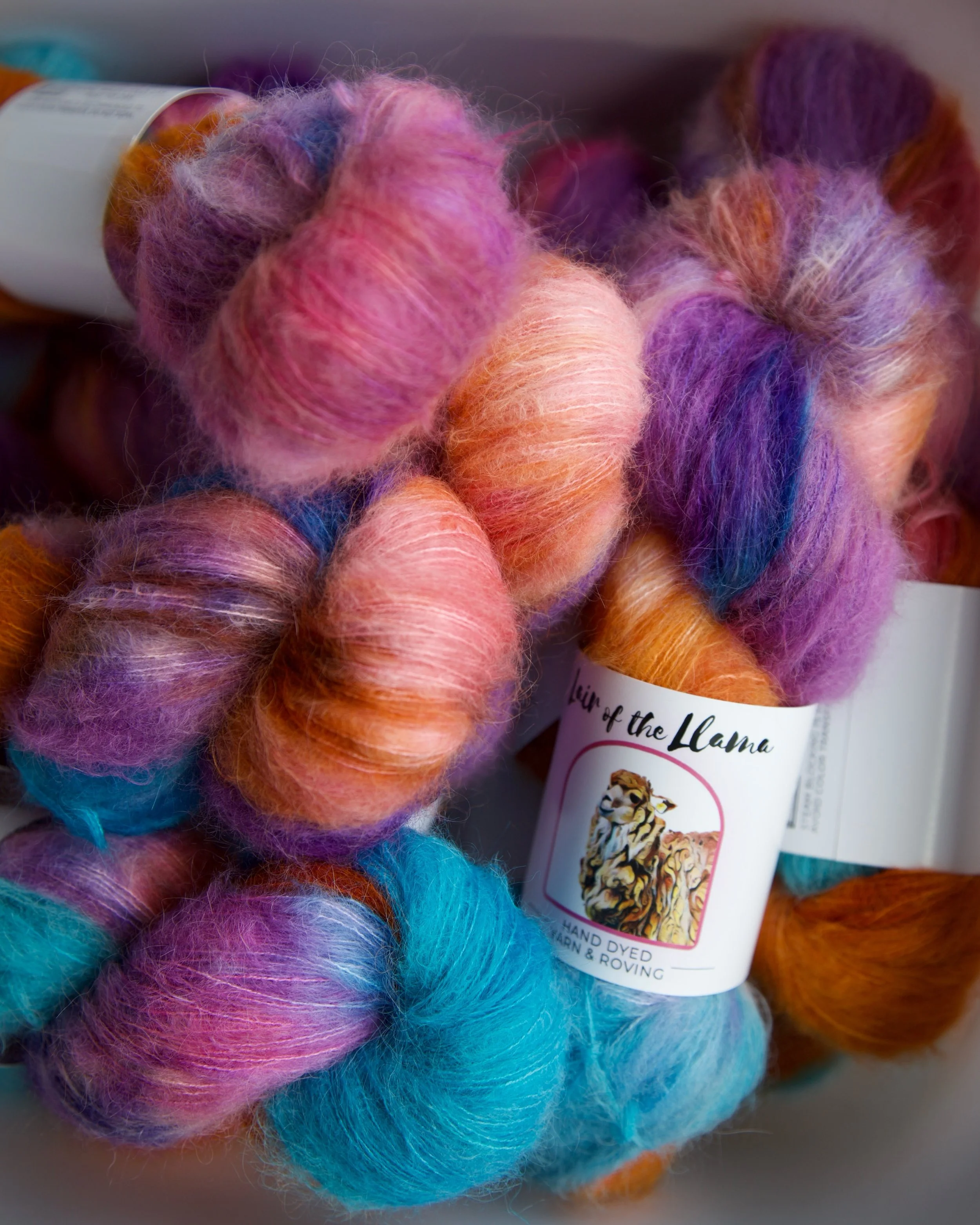 🚌 The Llama Tour 2026 - May 💕
@freshcoastfiberfest is happening this weekend!!! 
&bull;
&bull;
&bull;
New colorway is on its way to Traverse City this weekend! 
📸 &ldquo;Flamingo Evening&rdquo; Lace weightp
&bull;
#lairofthellama #traversecitymich