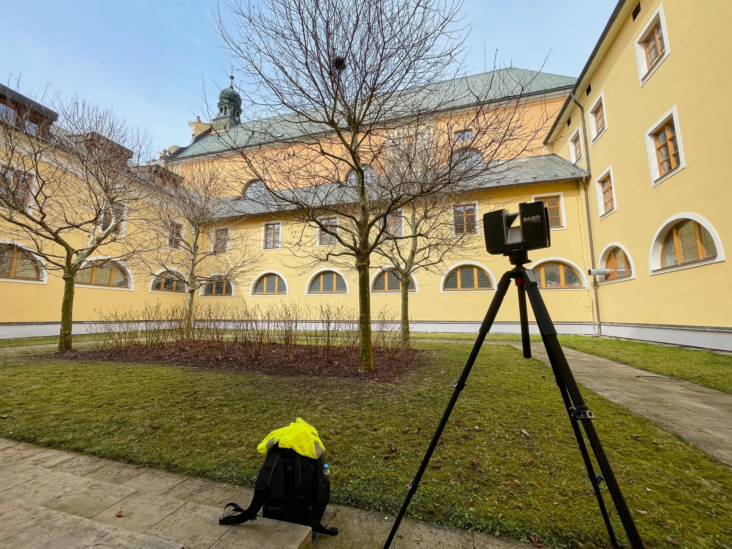 Laserové skenování vnitřní fasády klášterního areálu