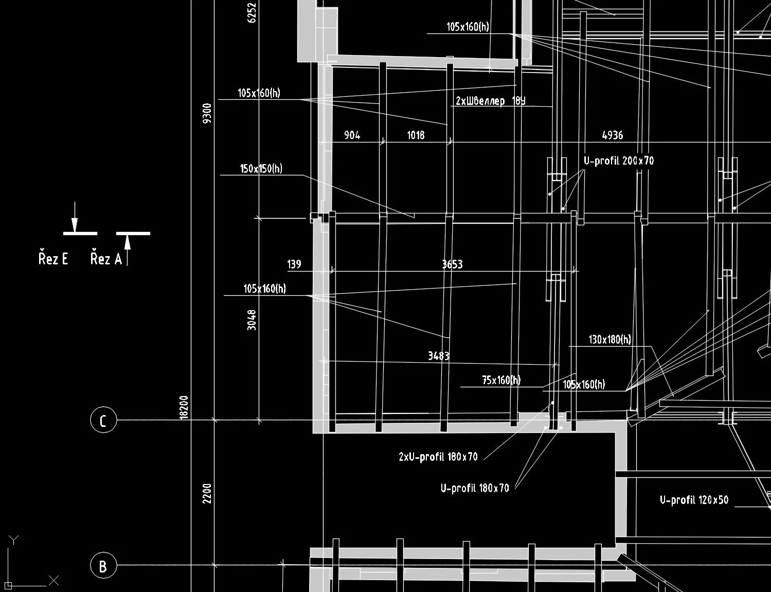Zvětšený detail z planu krovu mansardniho podlazi, kde jsou vyznaceny polohy prvku a jejich prurezy (drevo i ocelove U-profily). Slouzi pro presnou koordinaci konstrukci pri oprave a rekonstrukci.