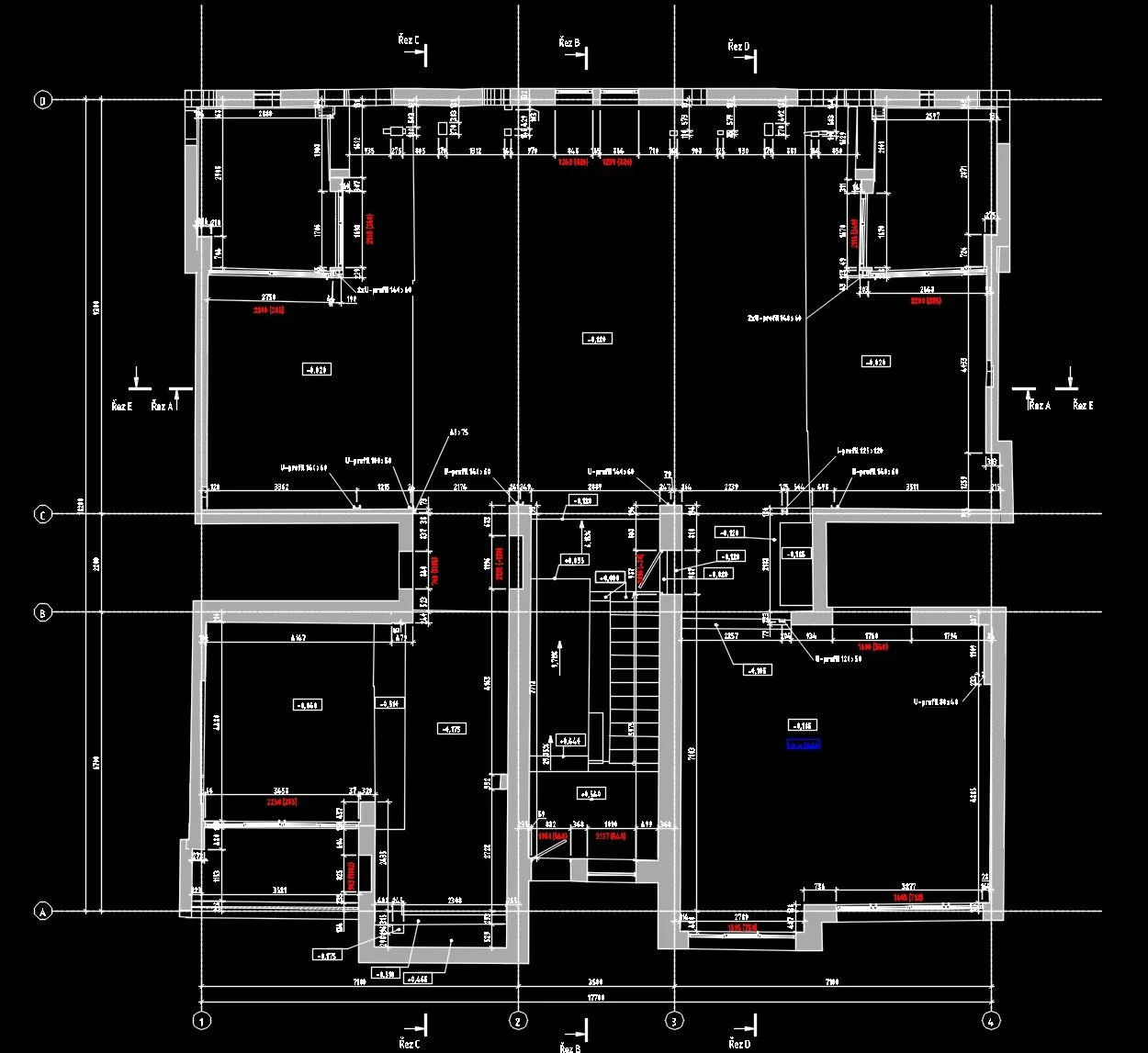 Obmerny pudorys mansardniho podlazi zpracovany podle skutecneho stavu z laseroveho skenovani. Vykres obsahuje presne rozmery, tloustky konstrukci a polohy otvoru jako podklad pro rekonstrukci a architektonicky projekt.