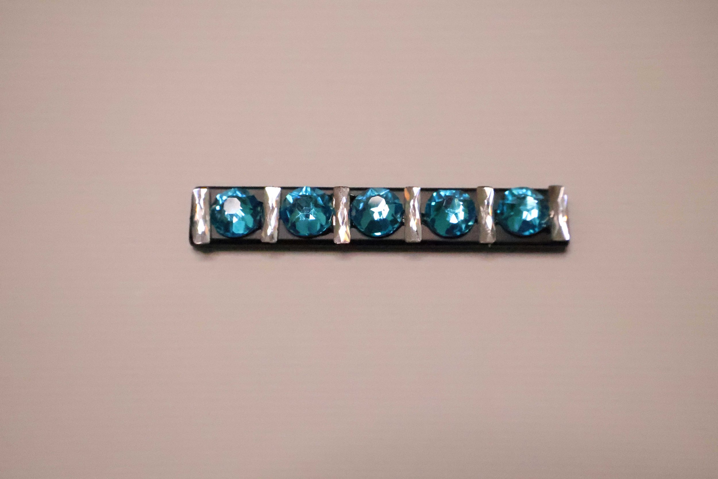 Aquamarine with clear dash on silver.JPG