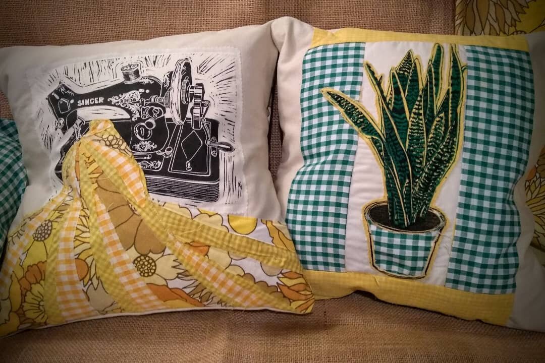 More crazy cushions heading for @sheffieldmakershuntersbar #linoprintonfabric #linocut #vintagefabric #houseplants #singersewingmachine