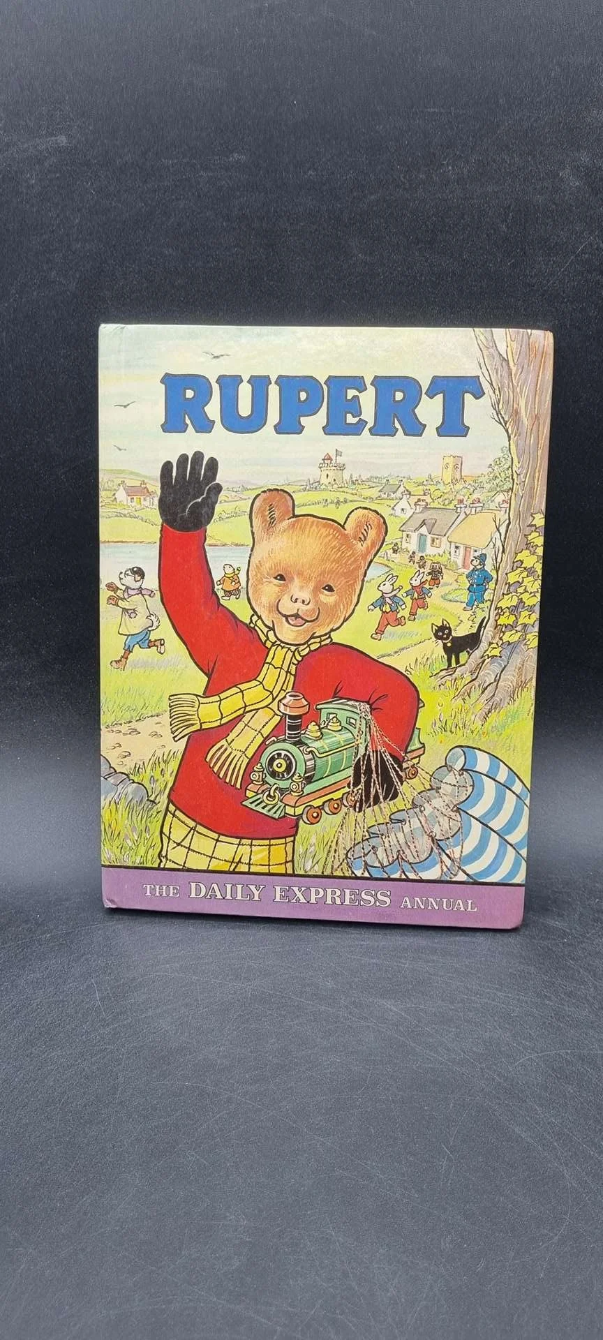 Rupert a daily express annual.jpg