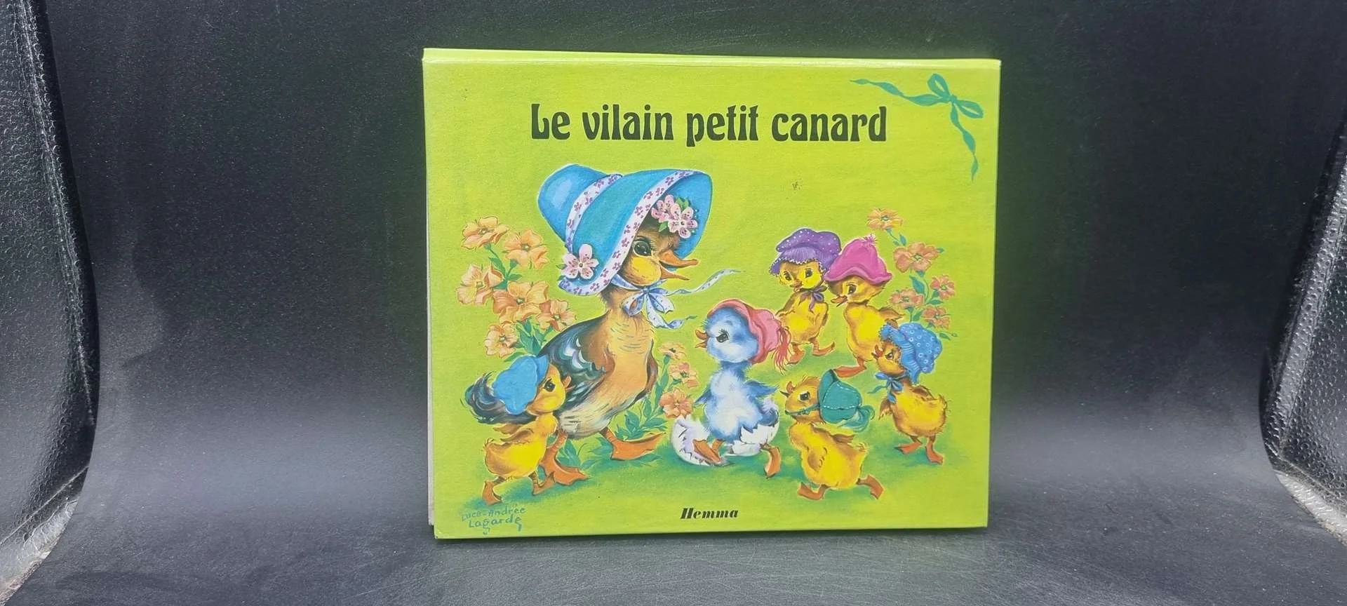 livre le vilain petit canard pop up.jpg
