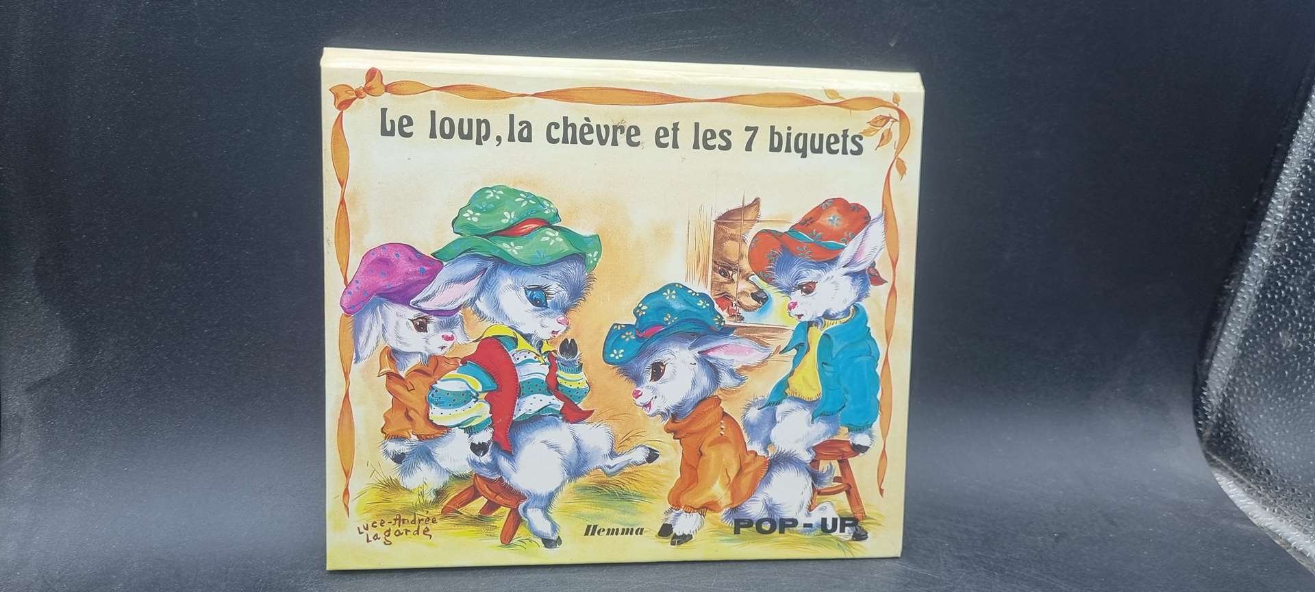 pop up le loup la chèvre et les 7 biquets.jpg