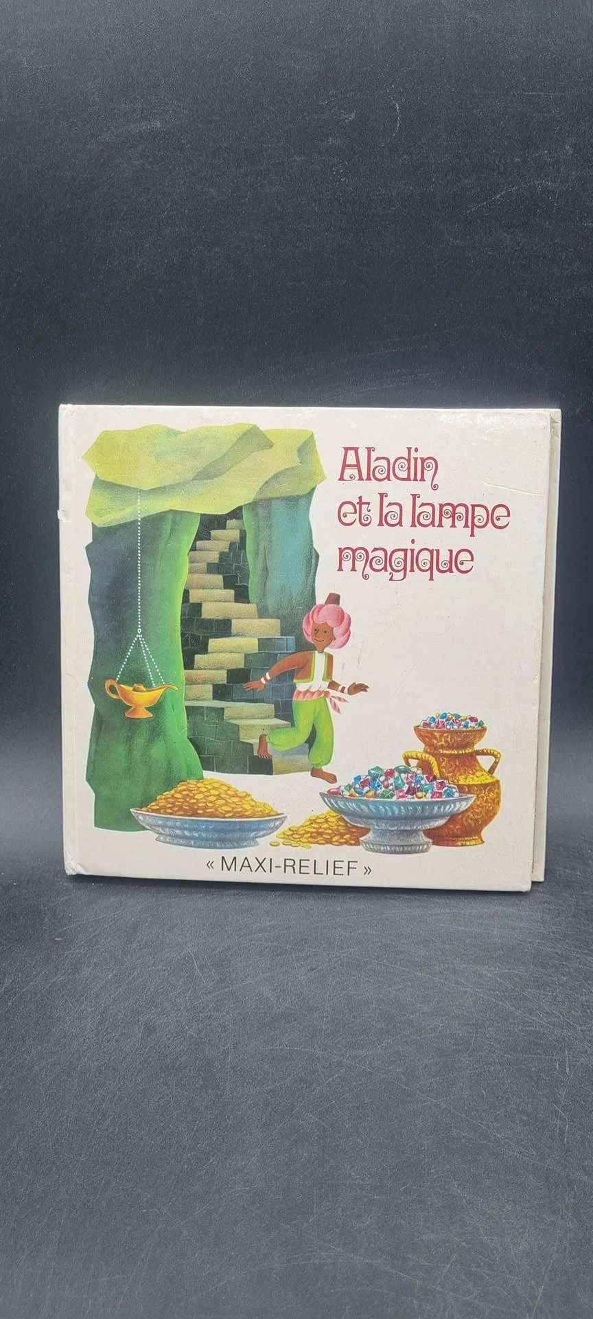 livre maxi relief aladin.jpg