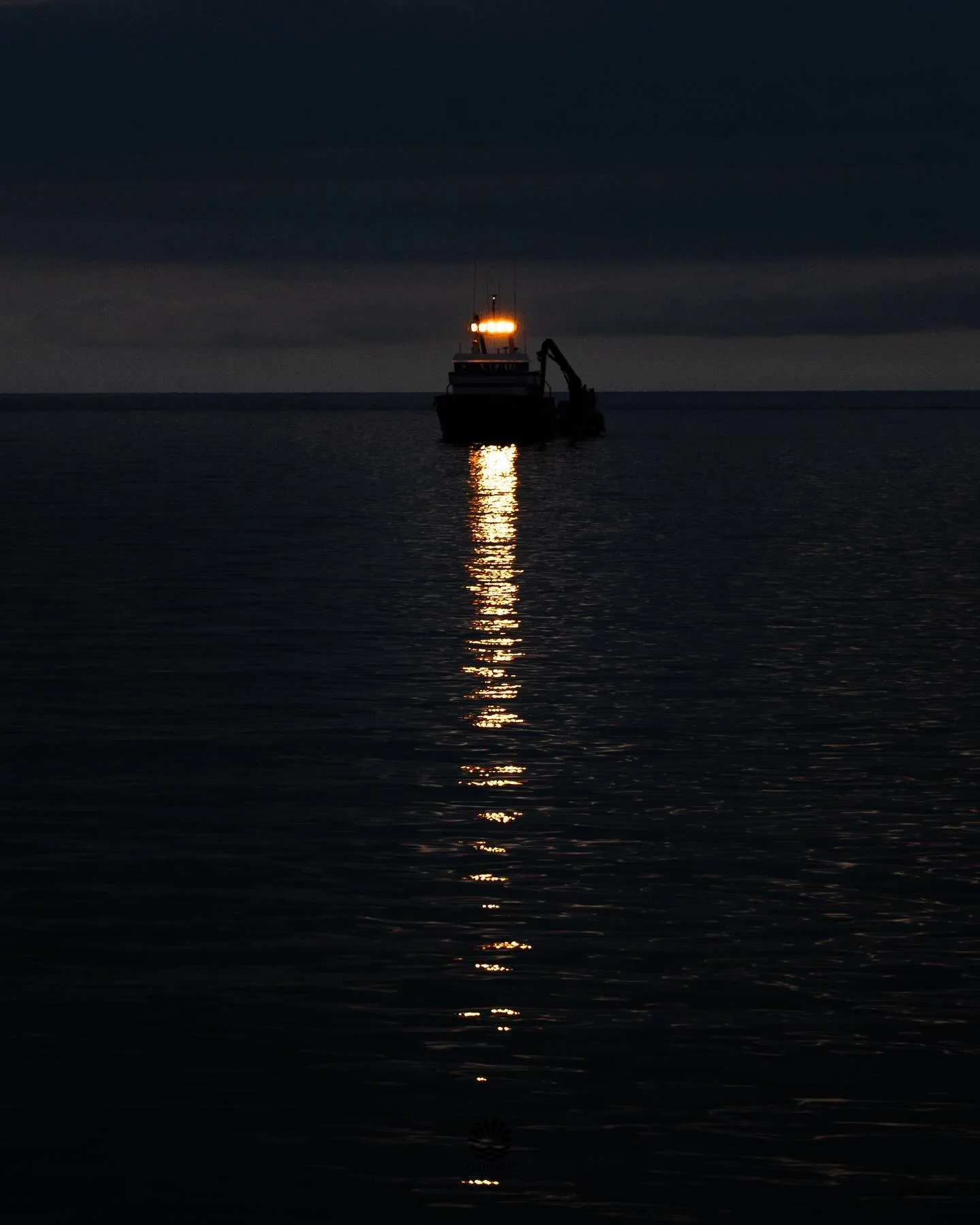Icy Bay.
🎞️ @canonusa R8, 18-135mm. 
.
.
.
#alaska #farwest #sockeyesalmon #bristolbay #nightphotography