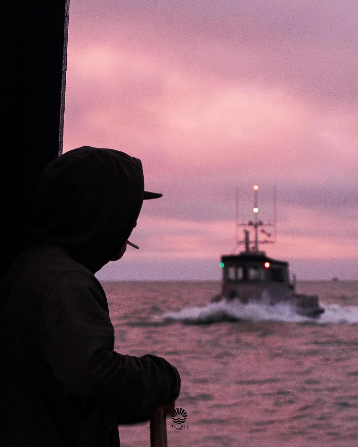 Marlboro skies. 
🎞️ @canonusa R8, 18-135. 
.
.
.
#alaska #sockeyesalmon #bristolbayalaska #fishing #farwest