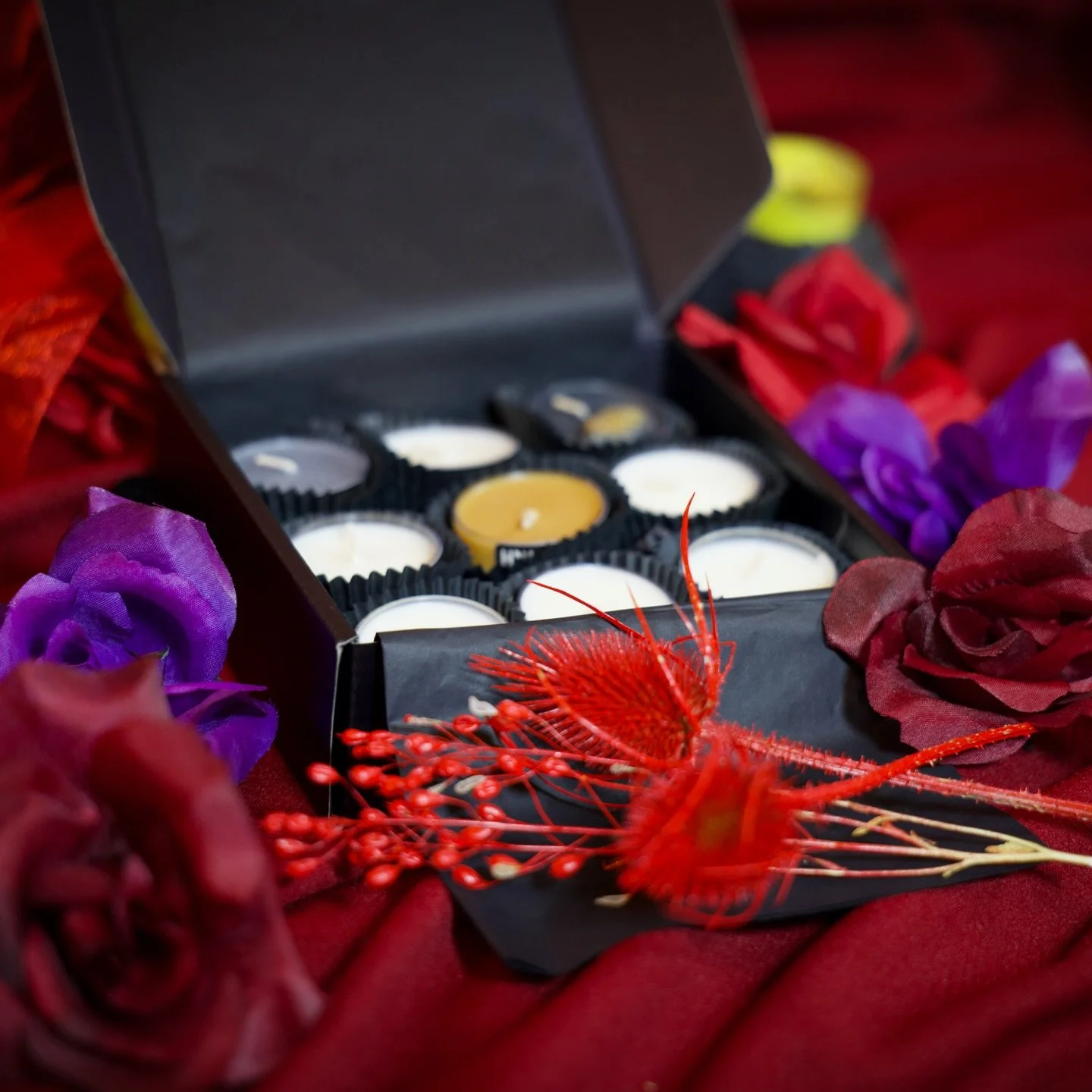 Valentines Tealight Boxes are now available for Pre-Order on my website! 

Chocolates are great, but they&rsquo;re &hellip; predictable. Set the scene with a mythical box of scented tealights instead. 

Choose from 2 scent collections (Dark Heart Dar
