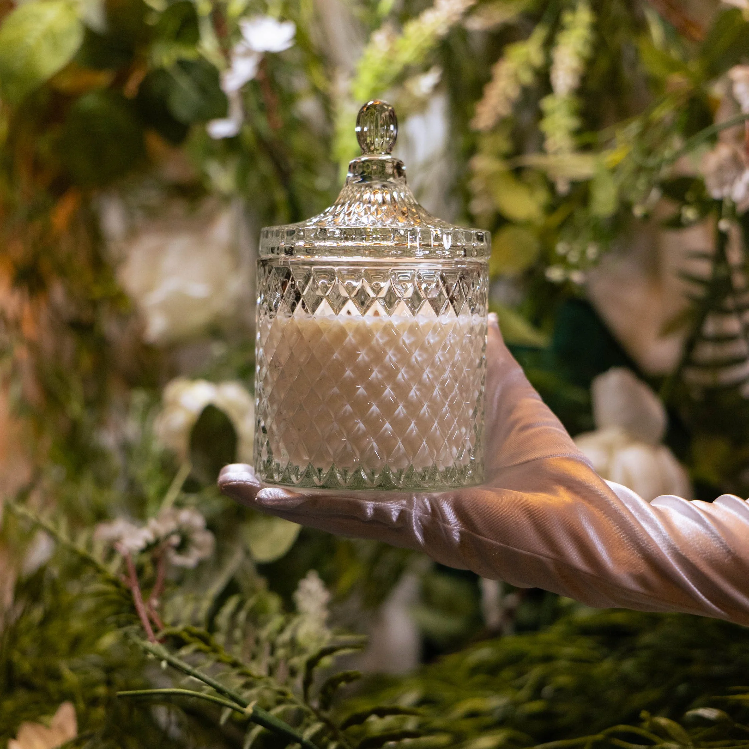 LIMITED EDITION Diamond of the Season 15 oz Candle