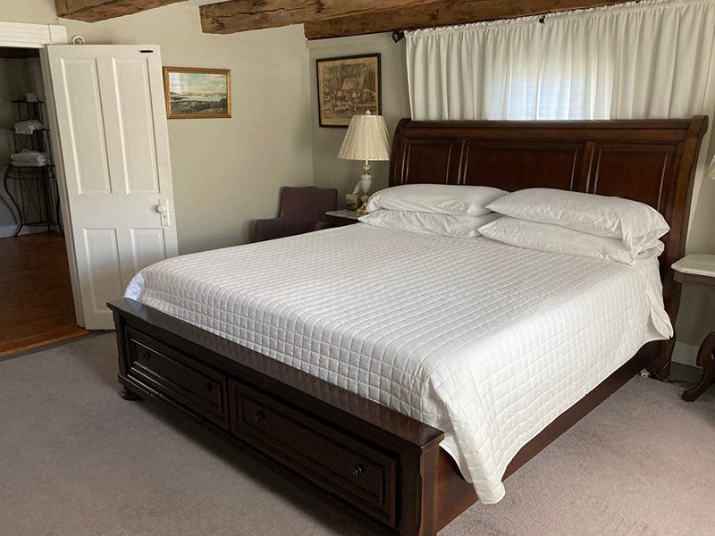 Lake-Winnipesaukee-Room-at-the-1810-House-Wolfeboro.jpeg