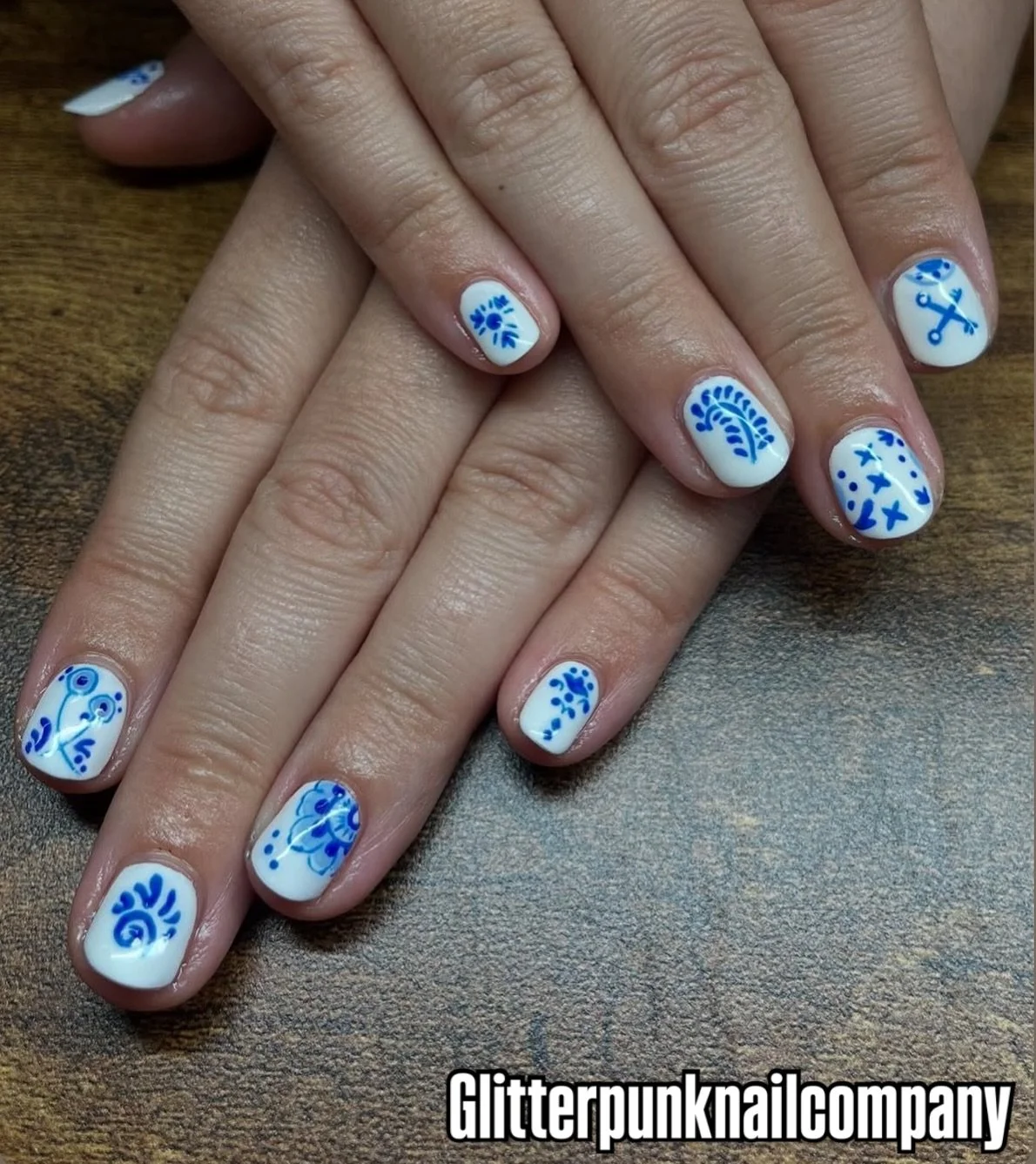 Gorgeous new nails 💅 from @glitterpunknailcompany