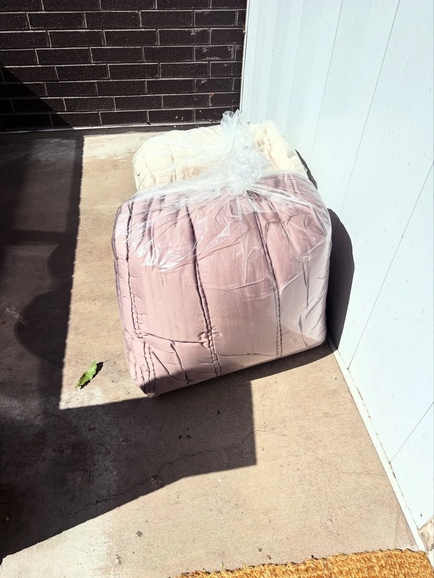 Stressed on laundry today? 📲 Just call us! (303) 502-2944 

#laundryhubdenver #denver #colorado #denvercolorado #denverbusiness #veteranowned #wrinkles🐶