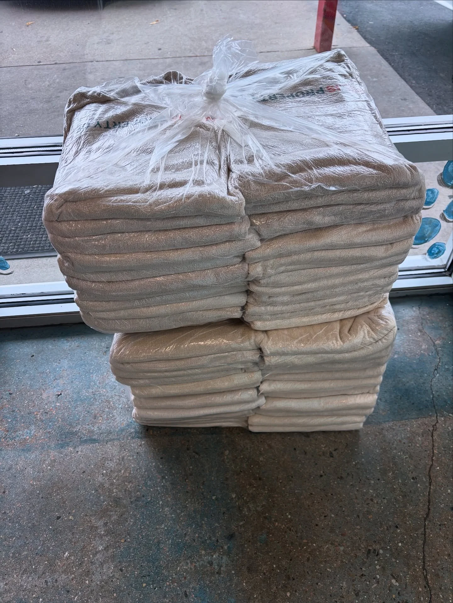 Do you still do laundry ? Give us a try today, and save yourself some time for what really matters. 🧺🚐💨

#denver #laundryhubdenver #colorado #milehigh #milehigh #washclub #delivery #laundry #service