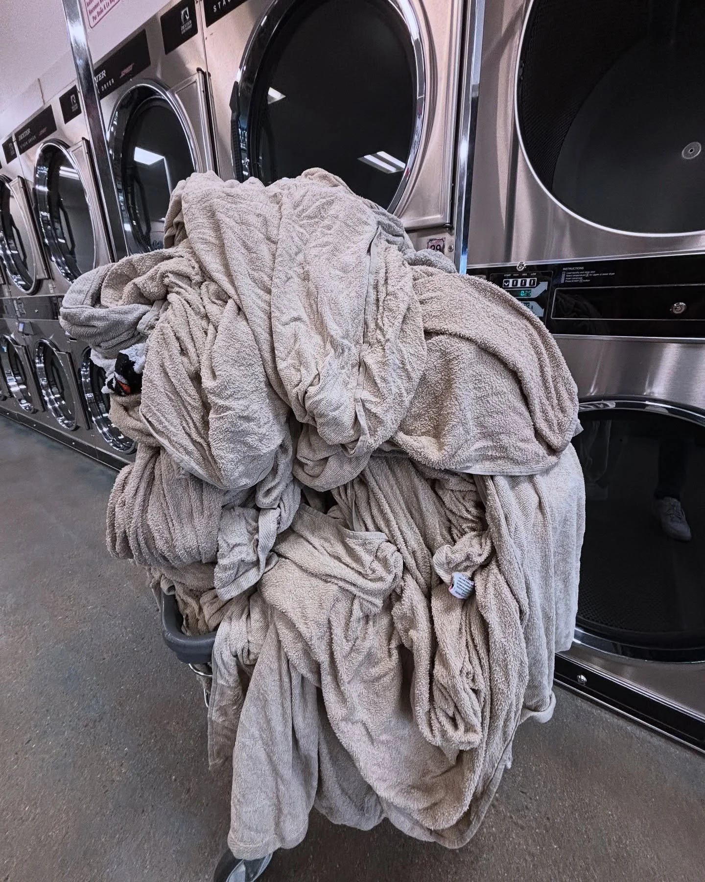 🧺🚐💨

#laundryhubdenver #laundry #service #smallbusiness #colorado #denver