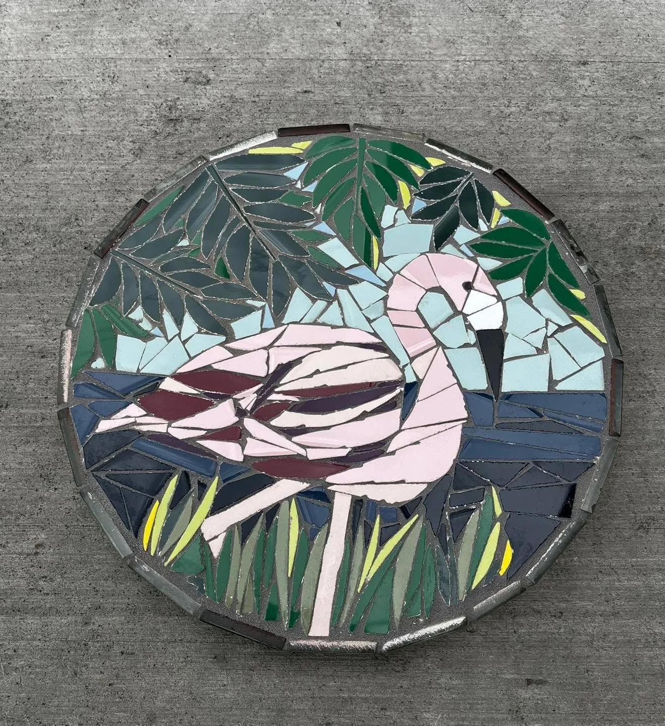 Did you know that birds stand on one leg primarily to conserve body heat. Also, to reduce muscle fatigue, balance while resting and even camouflage. 🦩
.
.
.
📍113 N. Main Street, Fairport, NY
💻www.fairportfirehousewoodworks.com
🔨handmade for you🔨