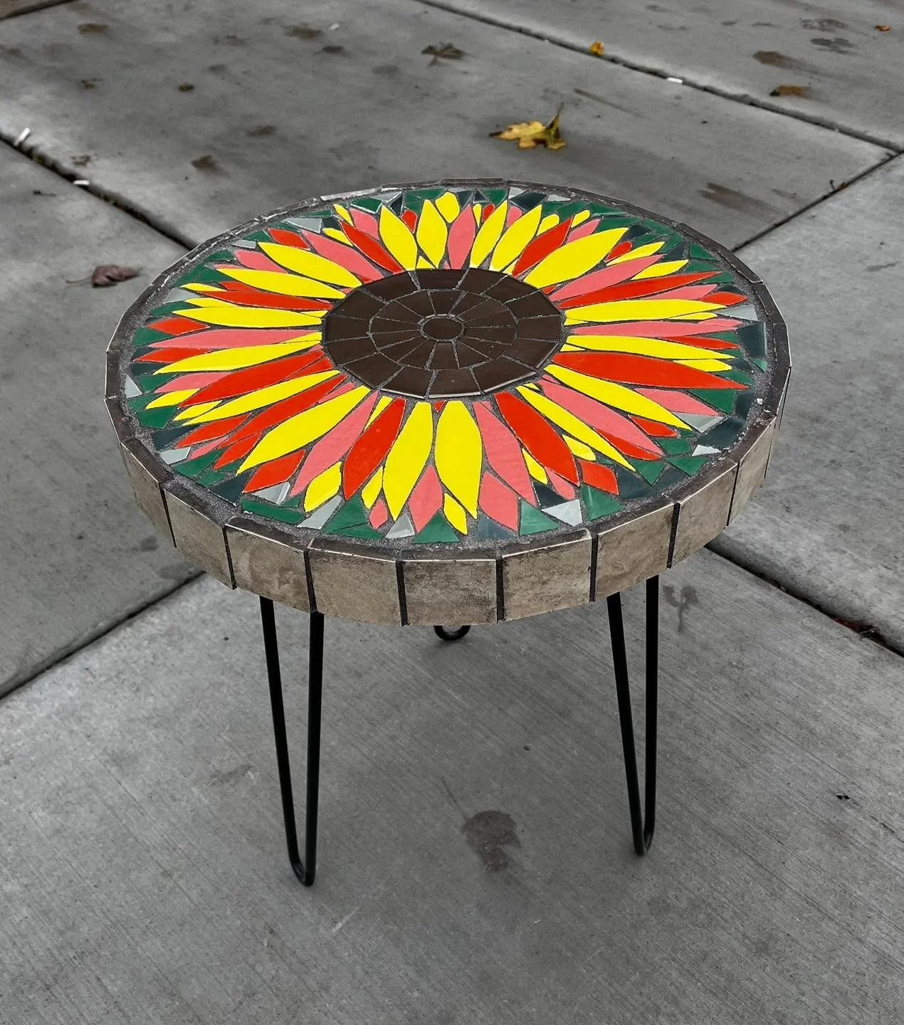 The vibrant colors to boost your mood 🌻

See you this week Wed - Fri 10-4 ⏰
.
.
.
📍113 N. Main Street, Fairport, NY
💻www.fairportfirehousewoodworks.com
🔨handmade for you🔨

#ourlittlefirehouse #handmadeforyou #webuildstufftogether #enjoyingretire