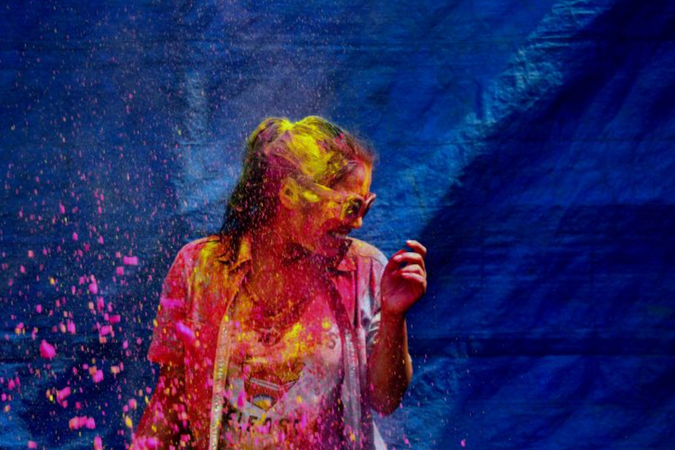 How To Celebrate Holi In India: Tried And Tested Tips (Citizen Femme)