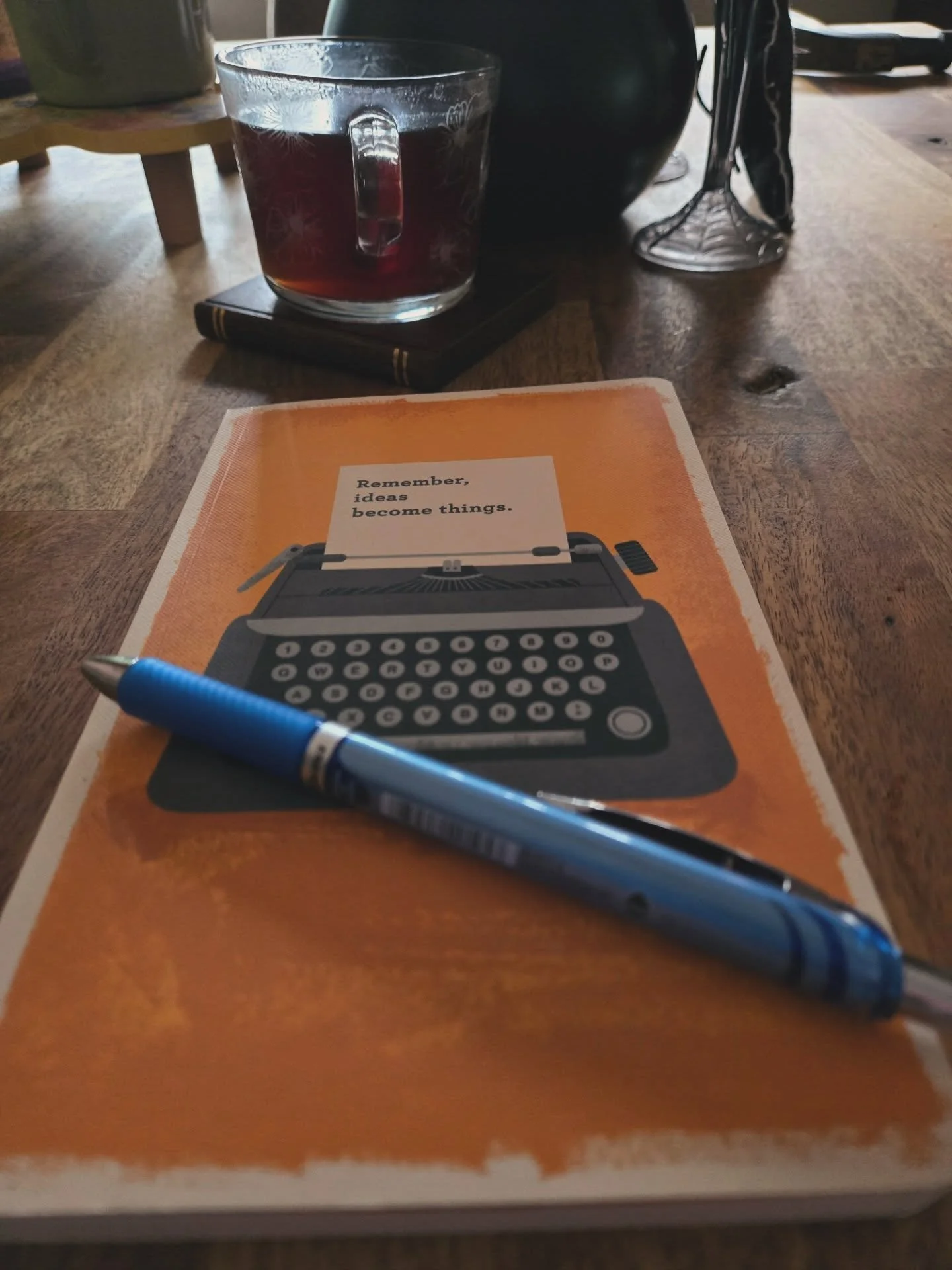 A little bit of a slow morning as I got up late but I must have needed the rest. 

Now its time for coffee and some journaling 🥰

#slowmorning #mornings #Sunday #Sundayvibes #journaling #coffee