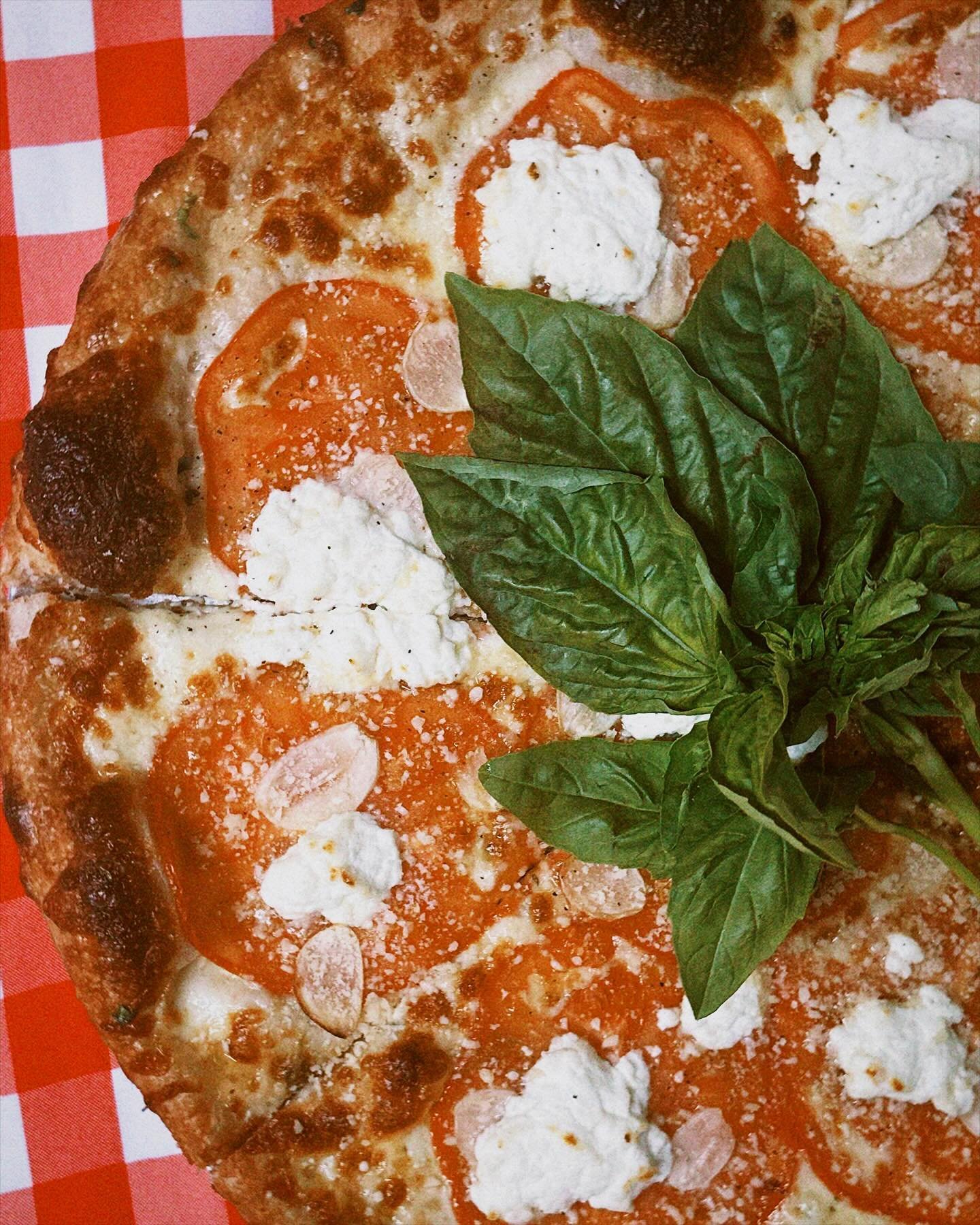 Special Pies Run Weekly, favorites get added to the Menu. This is an Ode to Ray&rsquo;s Original 27 Prince Street. Beef Steak Tomato, Garlic, Fresh ricotta. #velma #restaurant #pizza #special #notpizzaria #dinner #offmenu #brunch #nyslice #notslicesh
