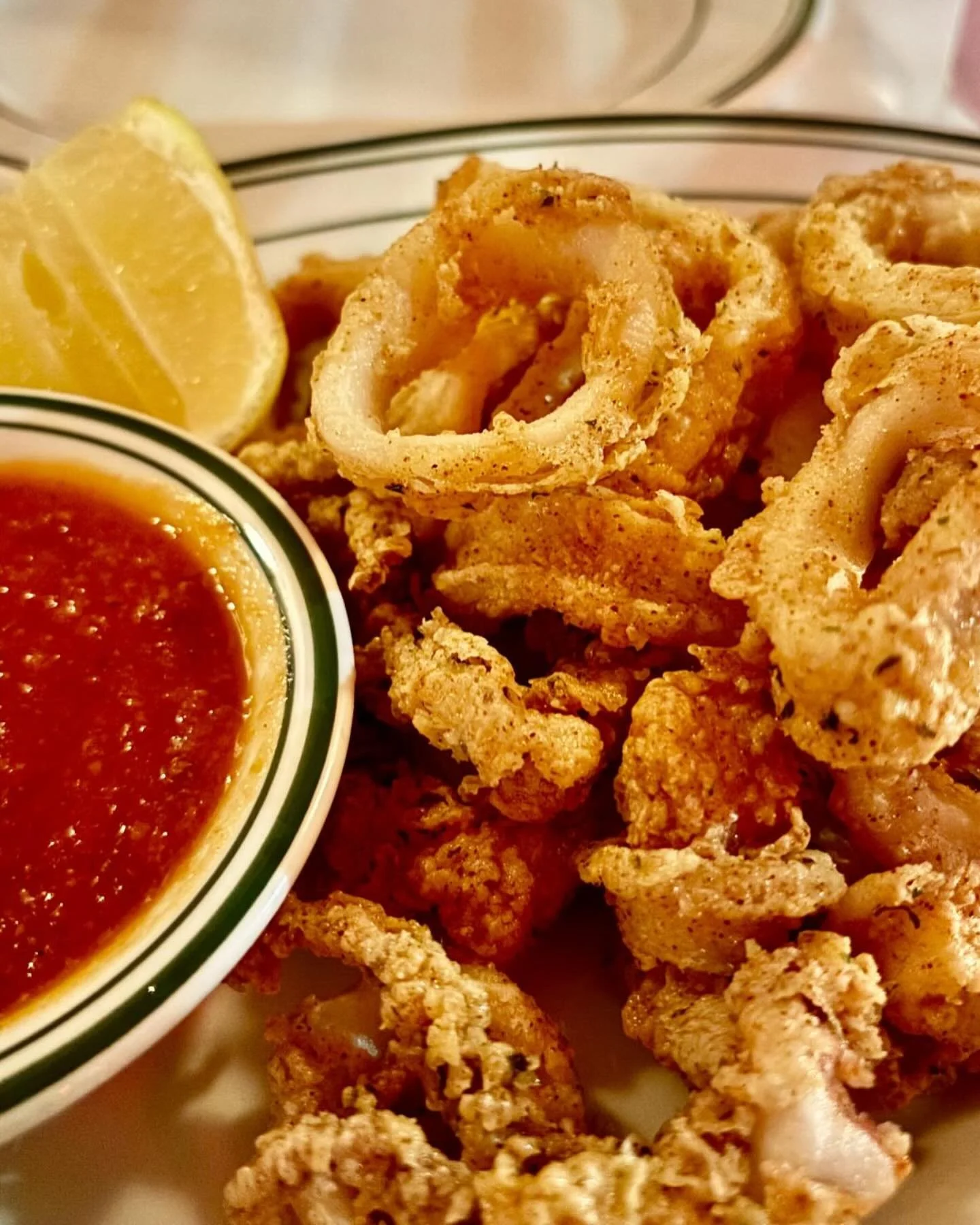 Calamari #velma #restaurant #friedcalamari #calamari #squid #marinara #appetizer #dinner #lunch #italianamerican #tavern #bar #restaurant #pizza #slice #pizzabar #cocktails #happyhour #ridgewood #queens #nyc