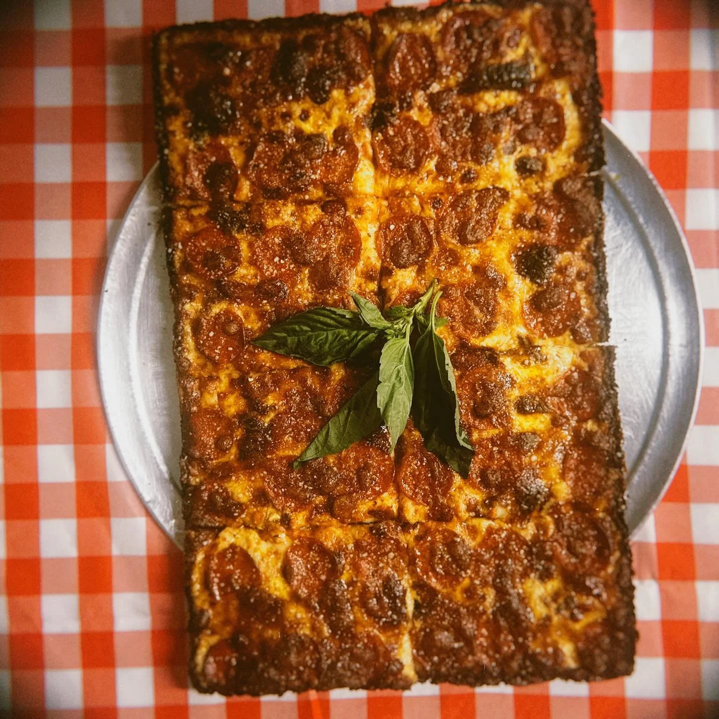 Vodkaroni #velma #restaurant #pizza #bar #tavern #notjustpizza #sitdown #slice #martini #cocktails #parties #dates #family #suare #pie #thin #ridgewood #queens #italianamerican