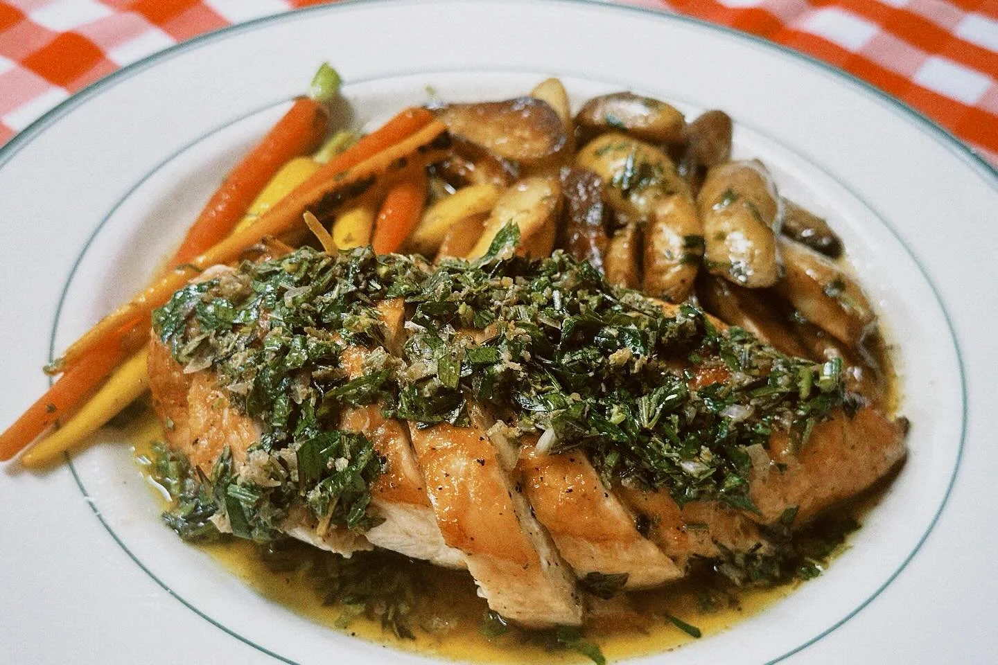 Chicken Verde #velma #restaurant #chicken #verde #herbroasted #frenchcarrots #potato #dinner #menu #seasonal #specials #tavern #family #italianamerican #redsauce #ridgewood #nyc #queens