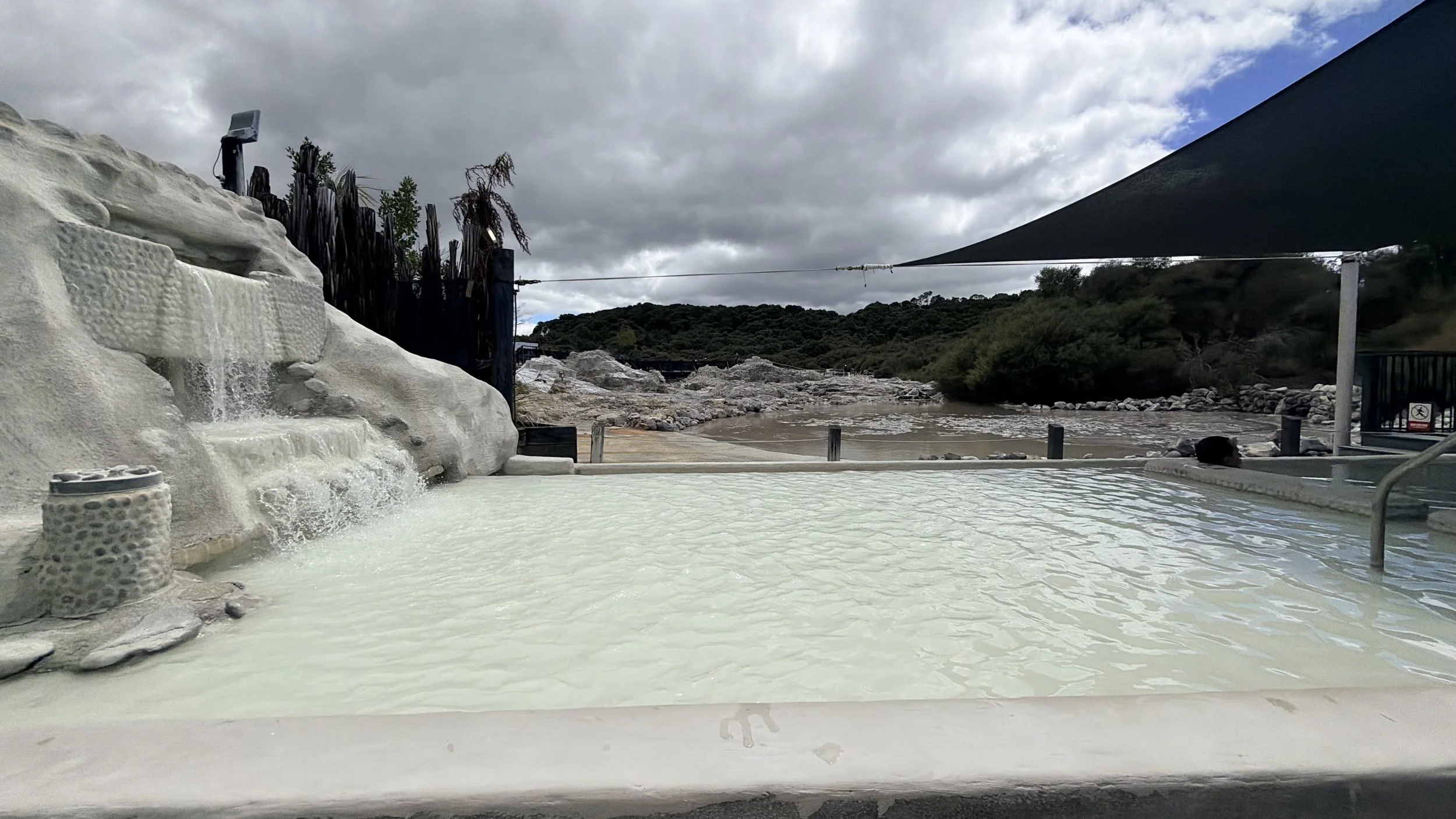 Hell's Gate geyser pool