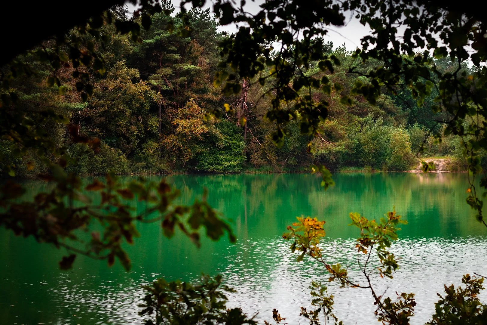 Blue_lake_02.jpg