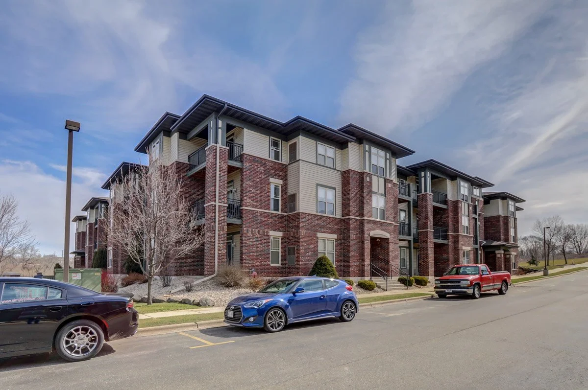 5204 Exterior 2.jpg
