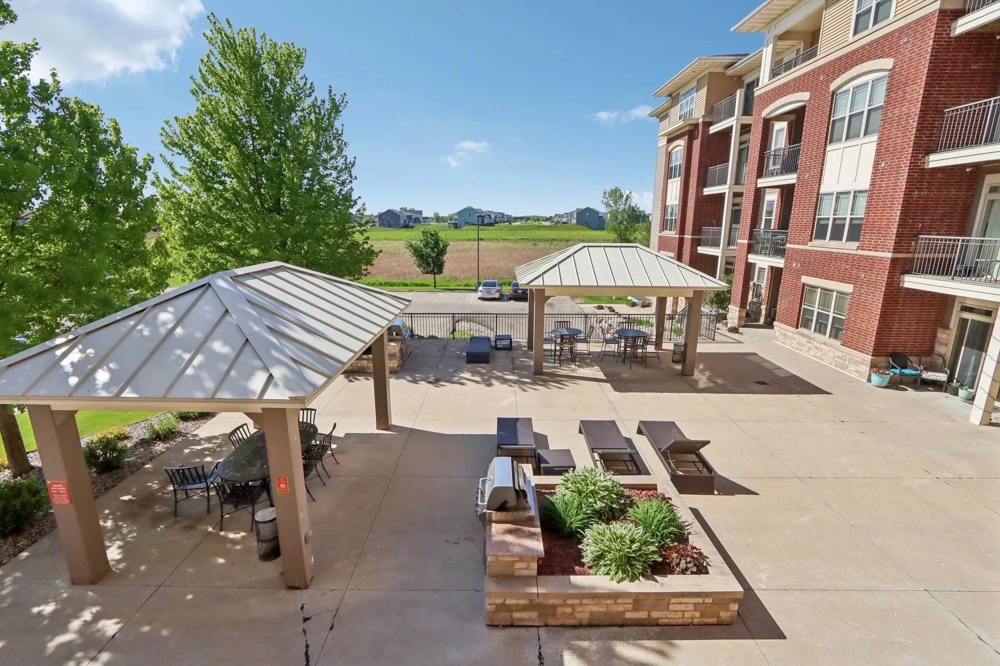 2501 Patio Area.jpg
