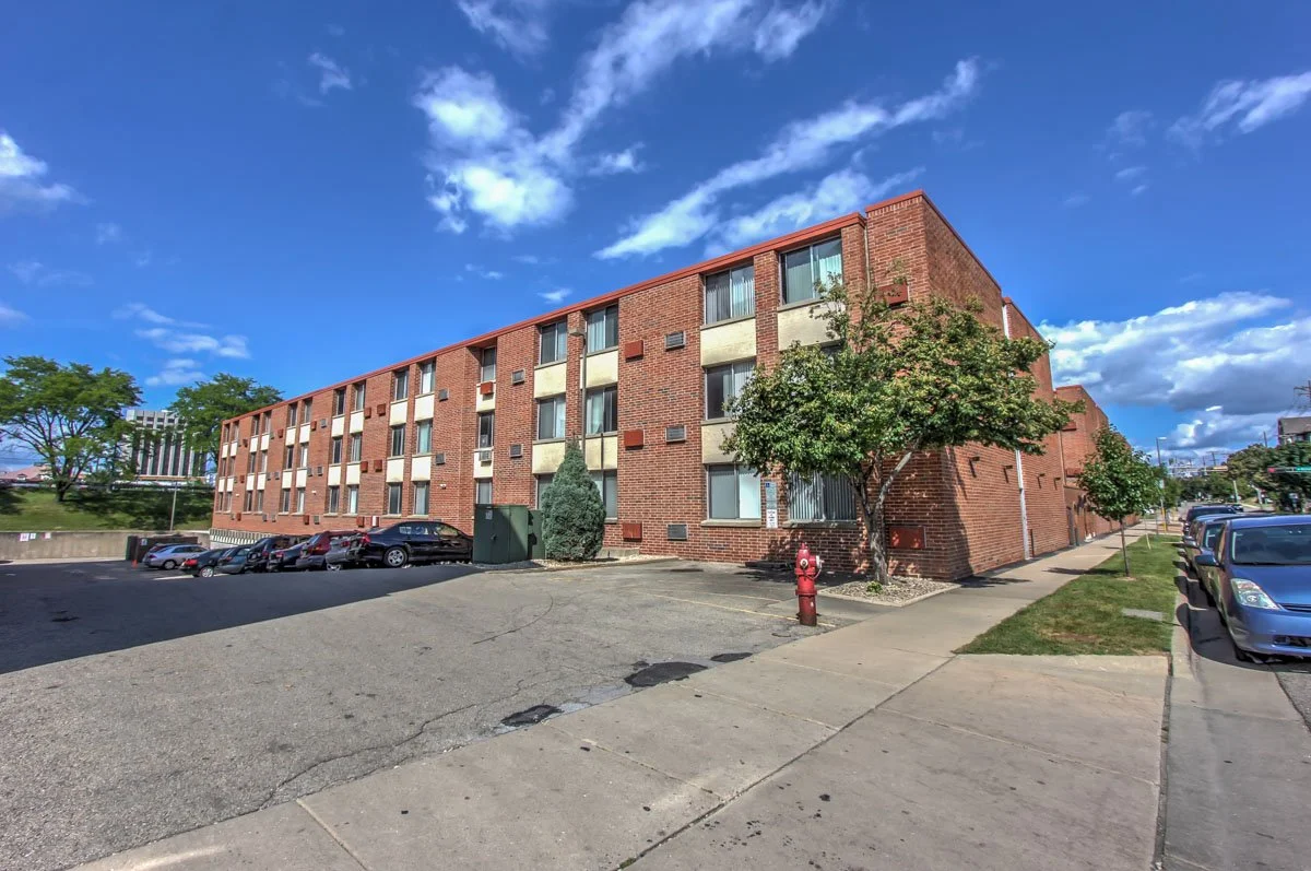 Exterior 9.jpg