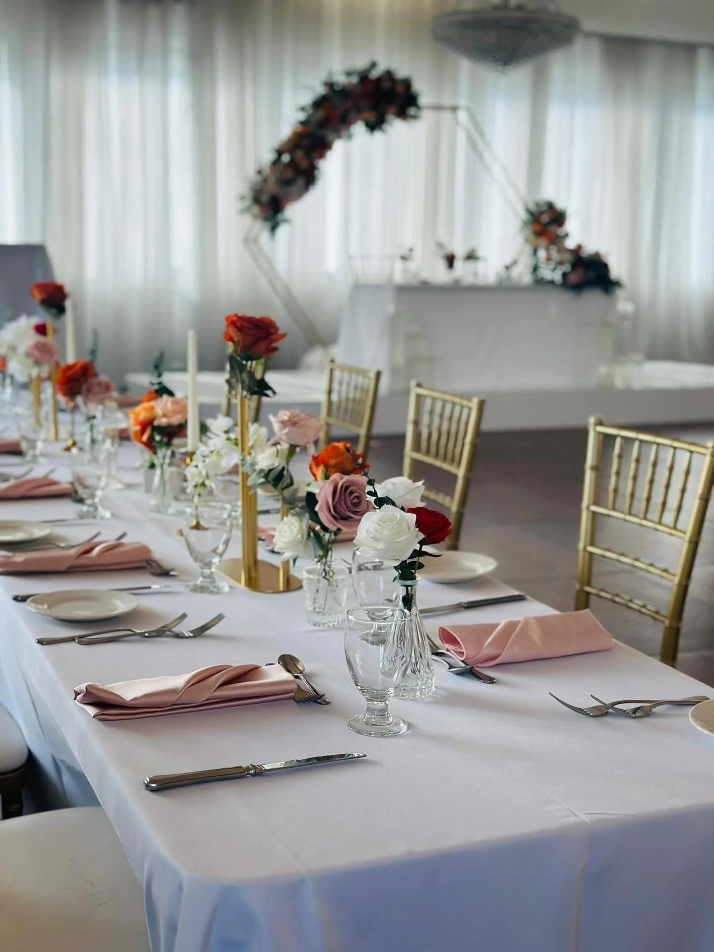 In tune with the fall 🍁 🍂 

Location @orchardview.ottawa 

#fallcolours #weddings #events #explore #explorepage