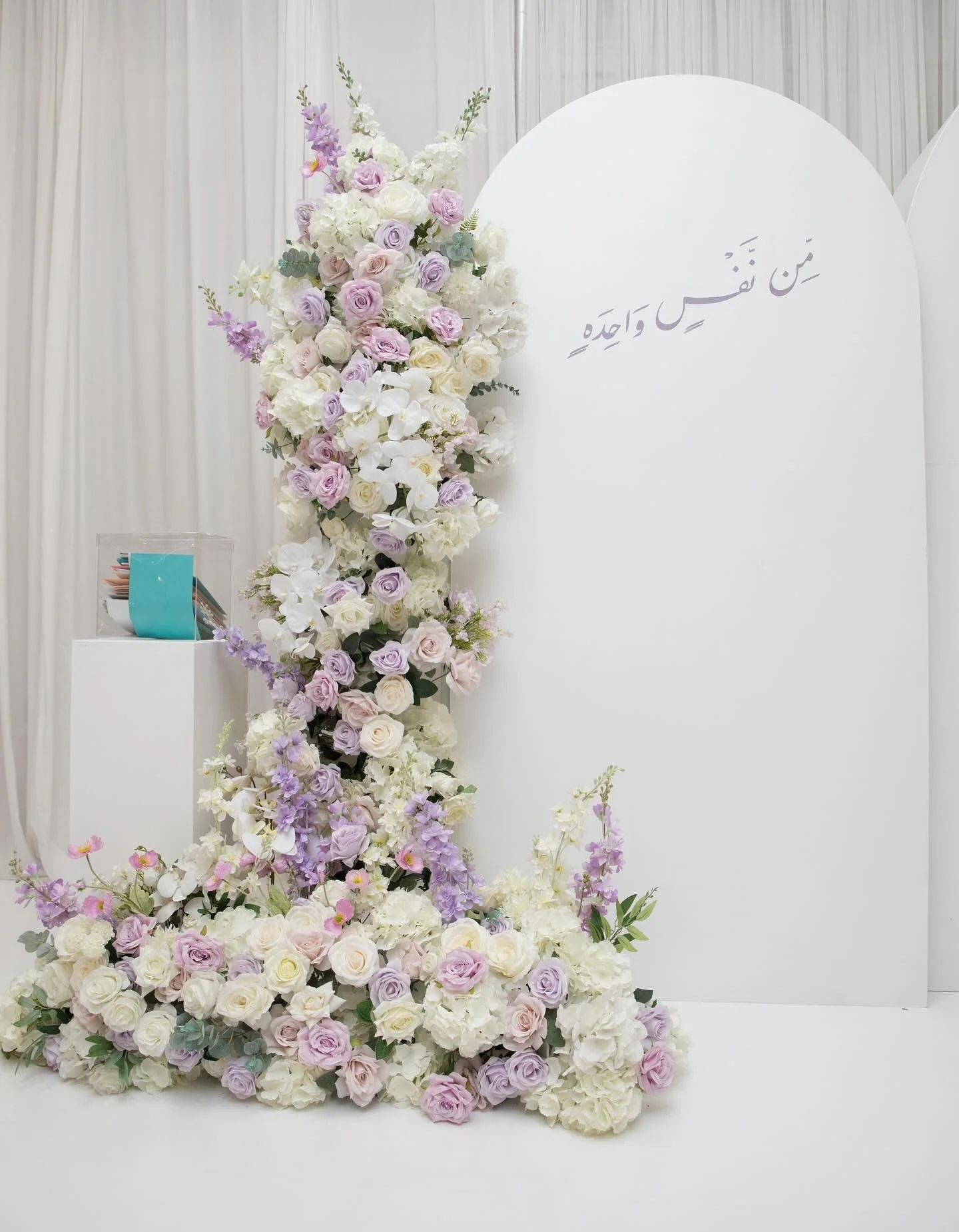 The kind of setup that reminds us why we love this work 🪻🤍 

Location @blulegacyconvention 
Photo @mashaellphotography
Stage Wrap @ottawadancefloors