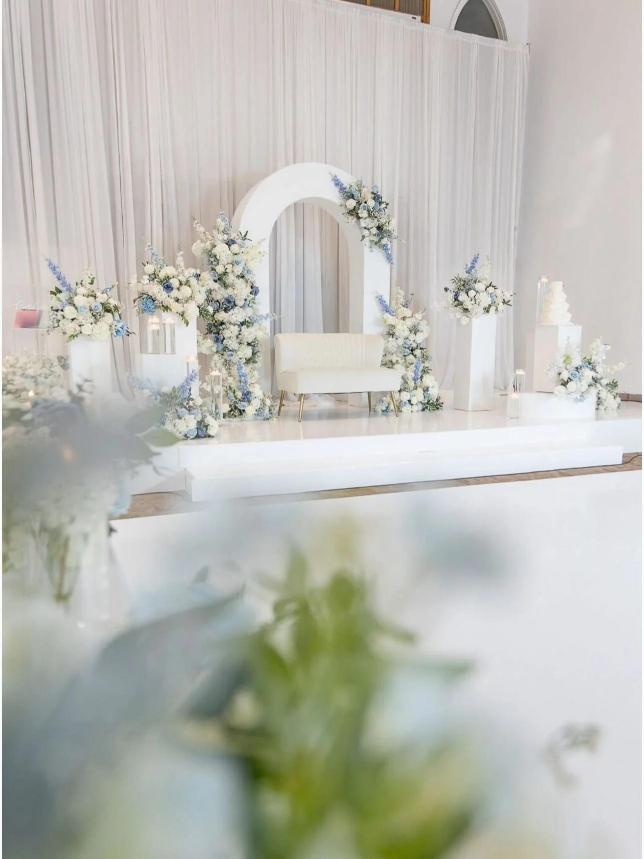 Something blue 💙🦋
Swipe to see the centrepieces 

Location @thehallofpeace 
Photo @noursphoto 
Floor wrao @ottawadancefloors 
Cake @palette.sucre 
Chairs @l_e_partyandeventrentals