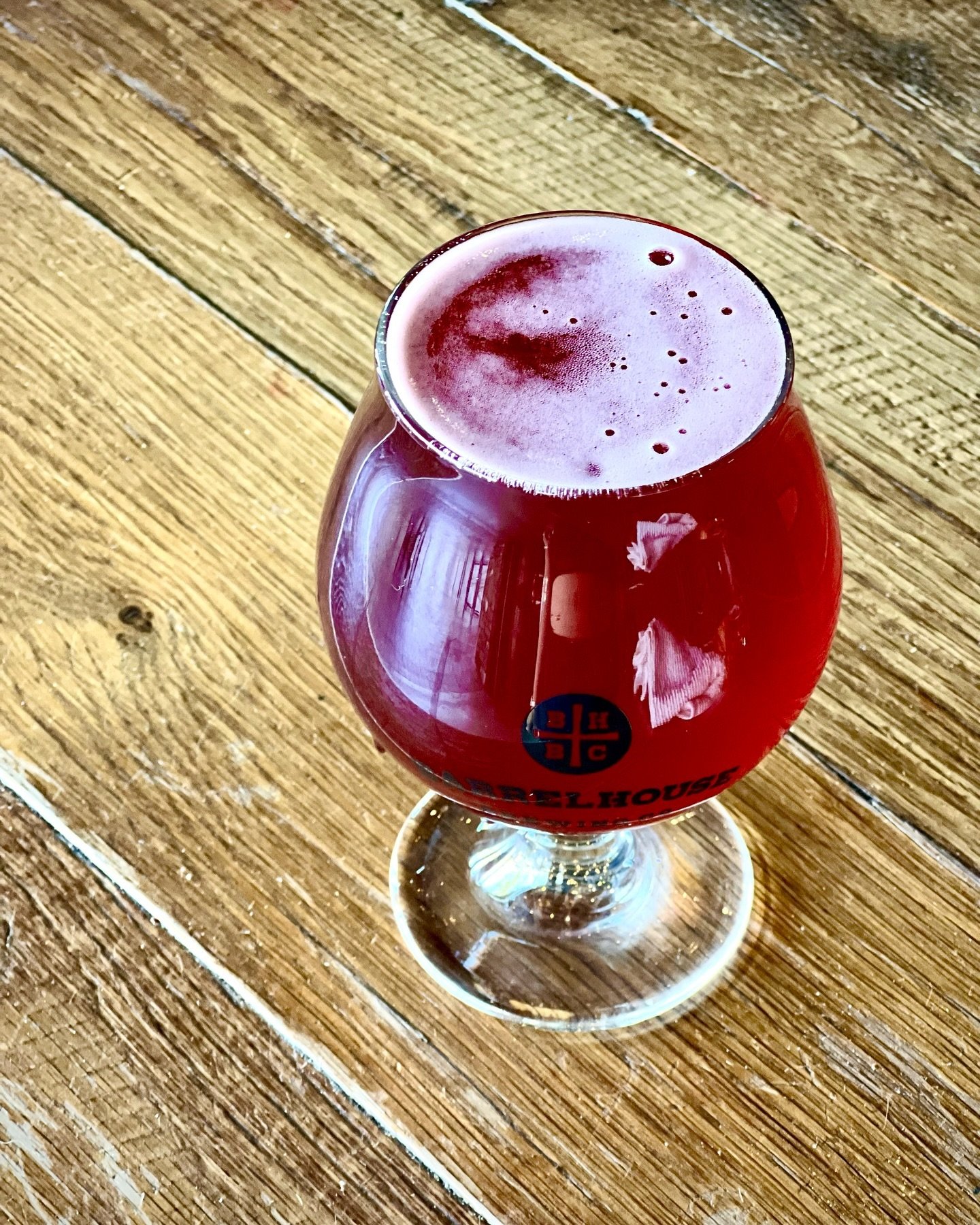 Zin City Zinfandel Sour 🍇
Back and Ready for Spring!
Try it out today! 
Open 11am - Midnight 
Live music by @jonathanfostermusic 
Cheers 🏹
#goodpeoplegoodtimesgreatbeer