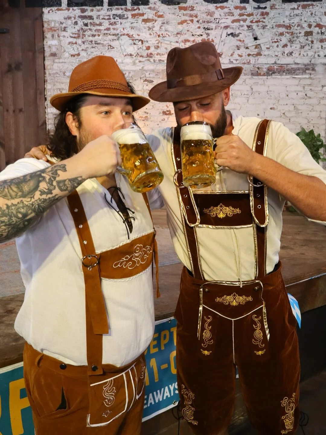 Lederhosen up, Steins out 🍻🇩🇪 Oktoberfest hits the taproom Saturday, Sept 20th! 🎶 Live music 🍺 Festbiers + fall favorites 💪 Beer chugs &amp; keg lifts 🎉 All the Bavarian vibes you can handle
Suit up, grab your crew, and let&rsquo;s make this t