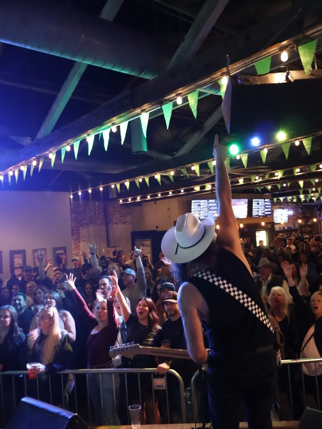 Saturdays are for Good Times, Great Beer, &amp; Live Music 🎶🍻
We&rsquo;re going big tonight with a live music double header &mdash; 
🎸 John Pemberton 3&ndash;6pm (bring ya boots!) 🤘 In Kahootz 7&ndash;10pm playing rock hits all night long!
🔥 Rac