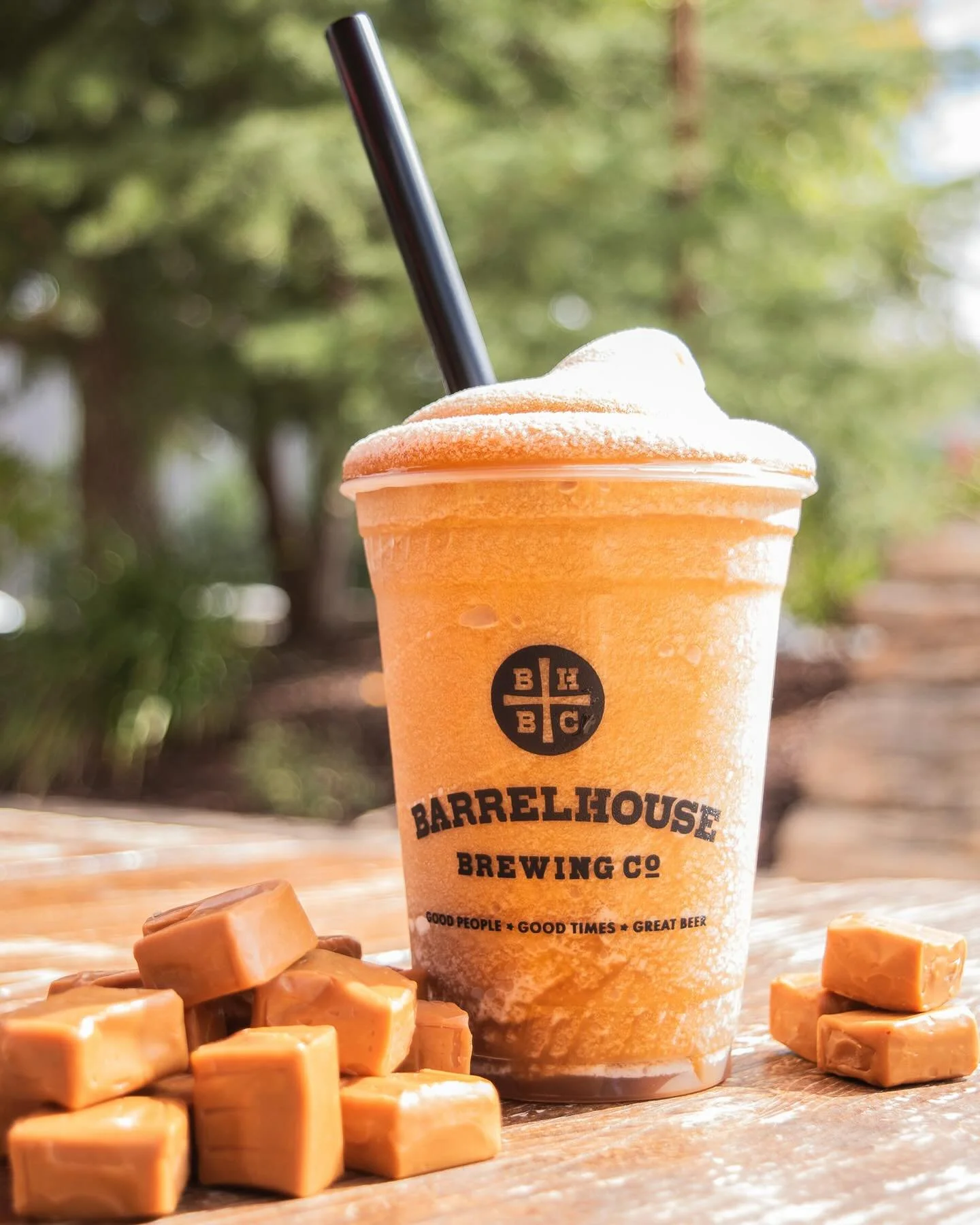 It&rsquo;s perfectly sweet, still a little bitter, and everything fall should be. Meet your new seasonal obsession, the Salted Caramel Stout Slushie! 
Now pouring at BarrelHouse Paso and one you won&rsquo;t want to miss!!! 🍂🍻 

#stoutslushie #tisth