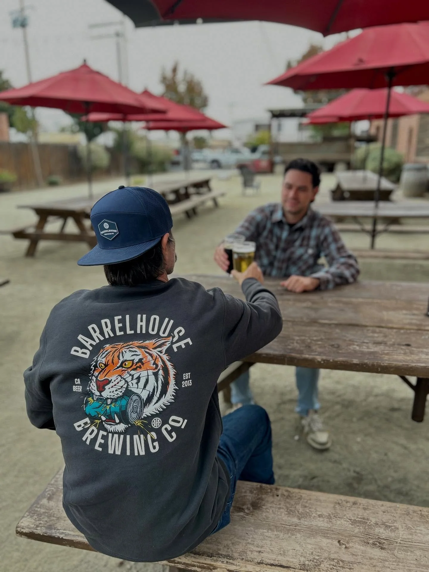 Barrelhouse merch goes with everything🍻
&hellip;.but it goes best with a cold one!
#goodpeoplegoodtimesgreatbeer