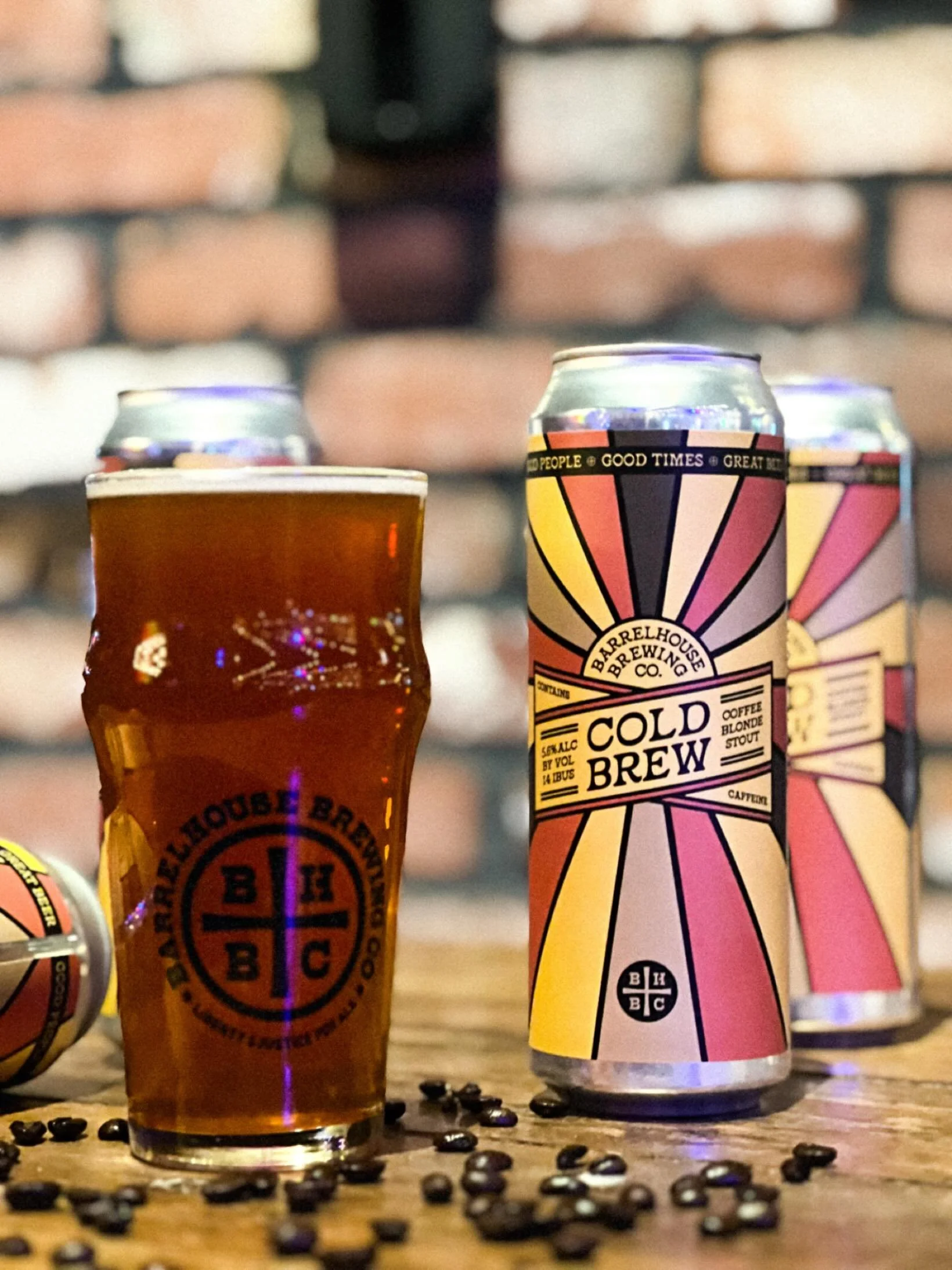 Cold Brew Blonde Stout☕️

It&rsquo;s that time of year&hellip;. ✨
Bundle up &amp; grab a pint of golden goodness!
Available in 4packs &amp; on draft!
Catch it while you can!
See ya soon🍻
Cheers!
#goodpeoplegoodtimesgreatbeer