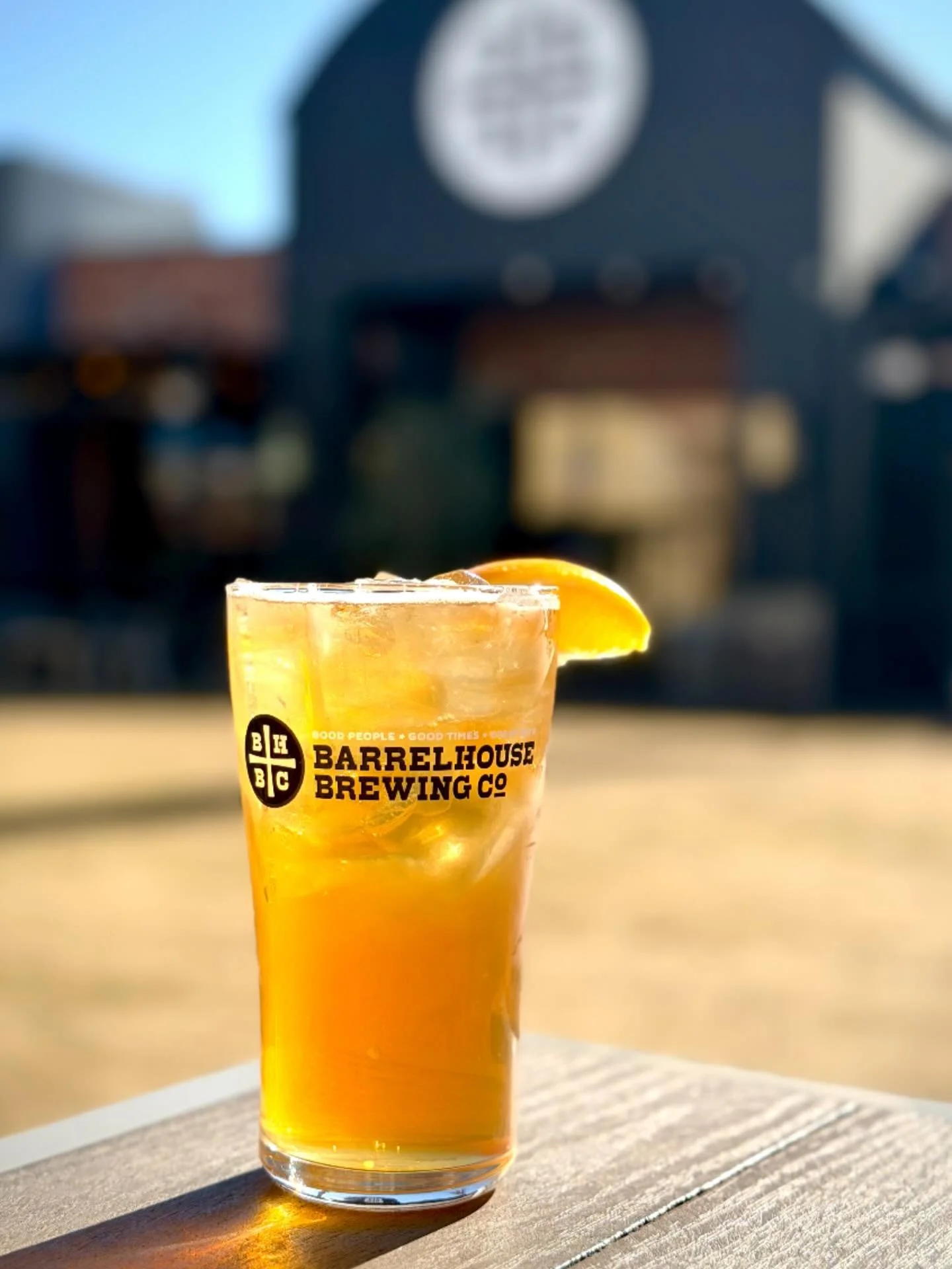 Peach Iced Tea Hard Seltzer 🍑

Perfectly Sweet &amp; Refreshing&hellip; 
Try it this weekend!
Stay for Live music all weekend long🎶

See ya soon!
#goodpeoplegoodtimesgreatbeer